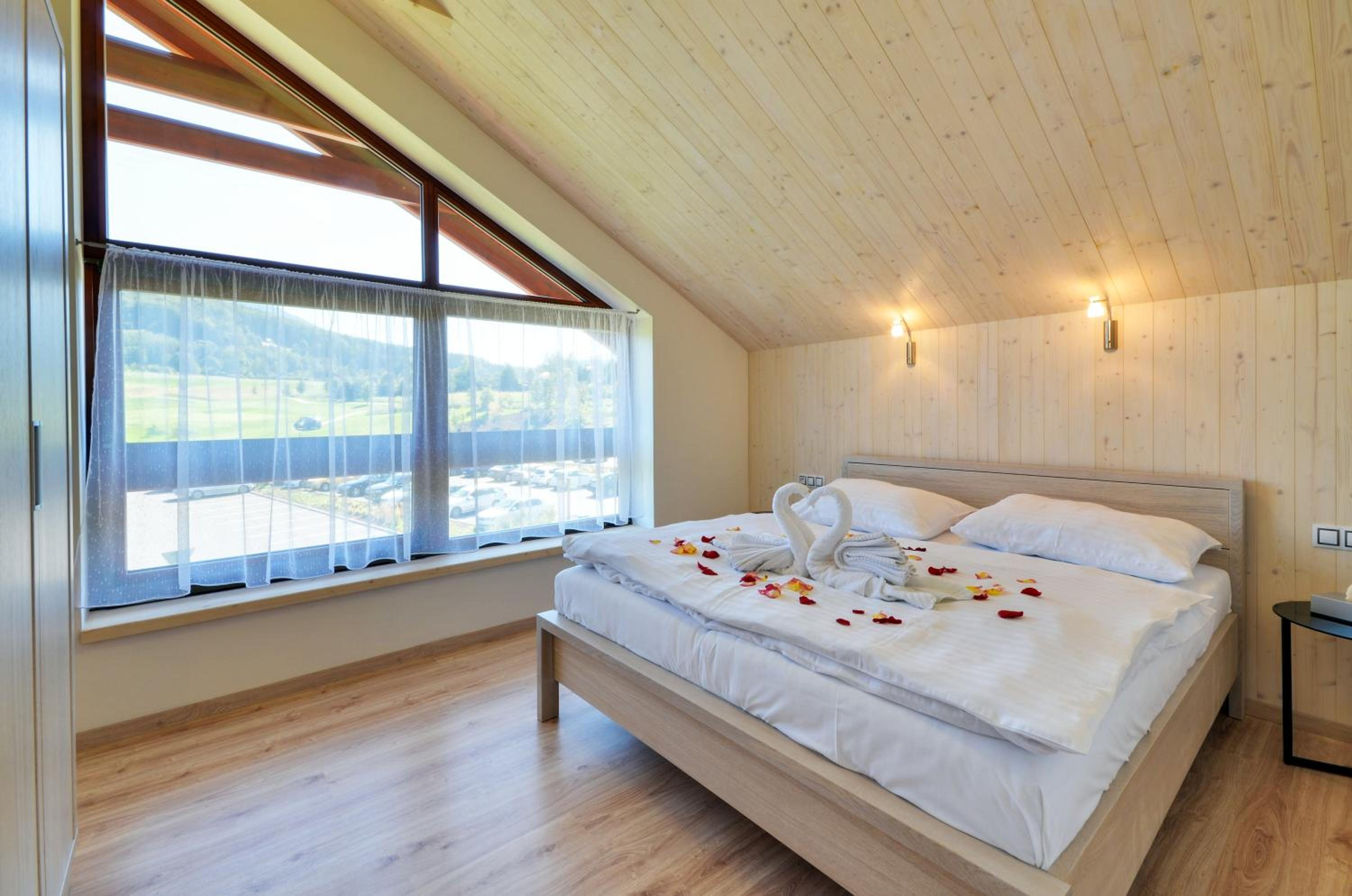 Deluxe Suite - Photo 2
