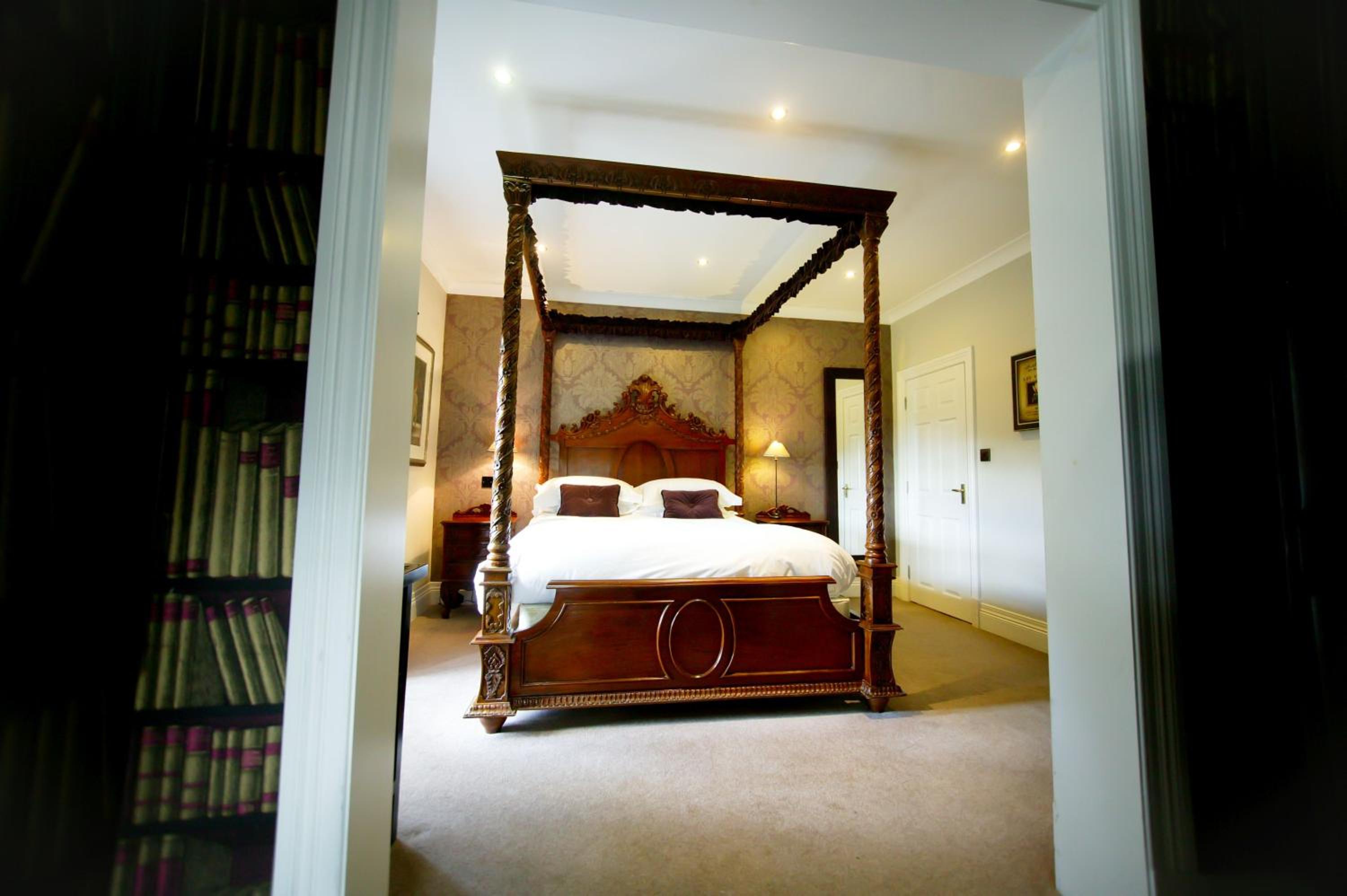 Executive Suite - Photo 2