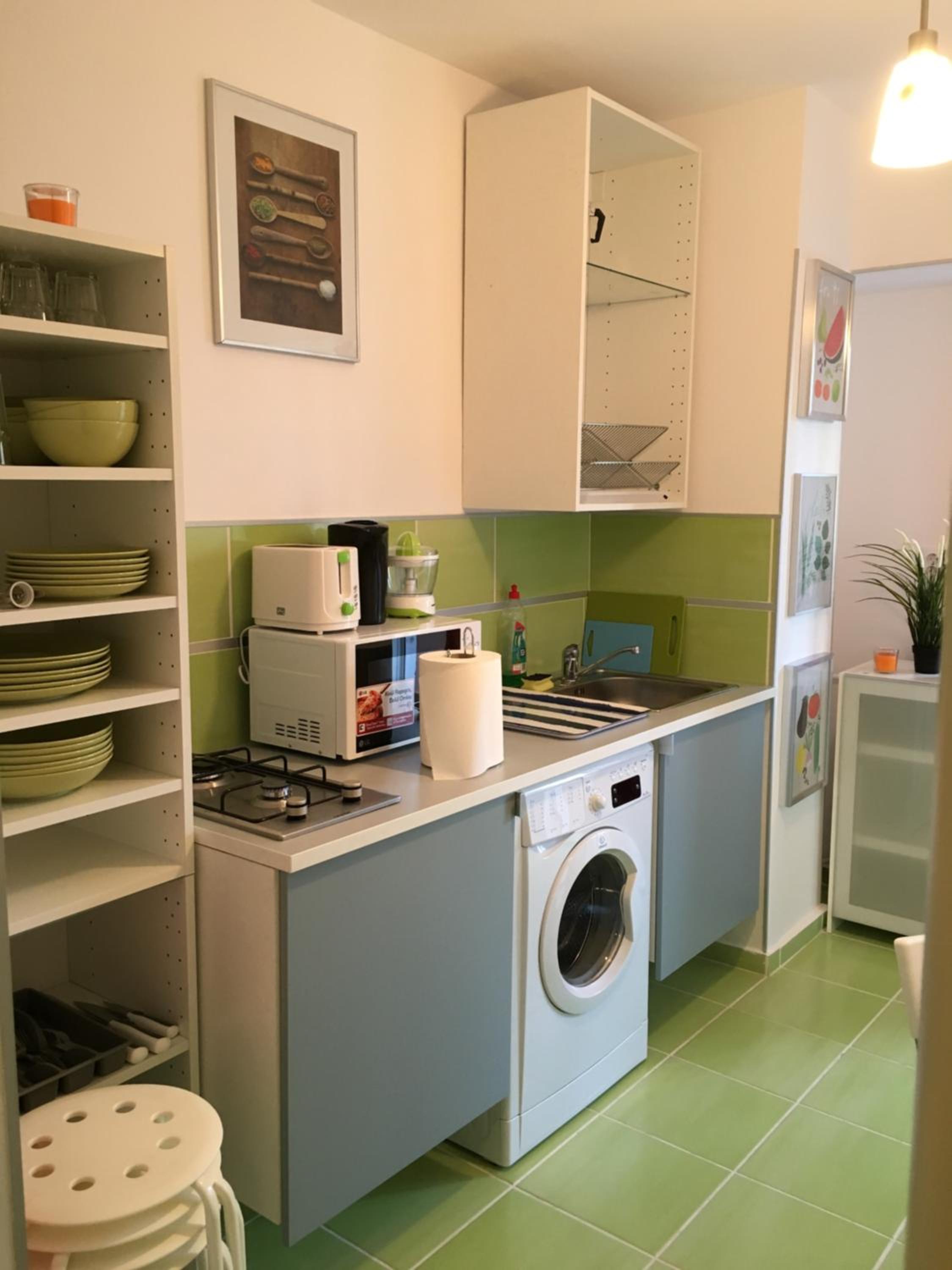 Two-Bedroom Apartment - Photo 2