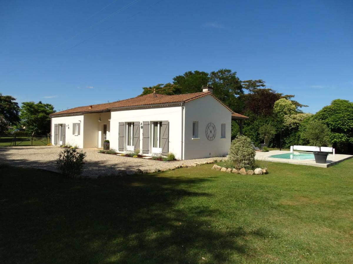 Three-Bedroom Villa with Private Pool photo 1