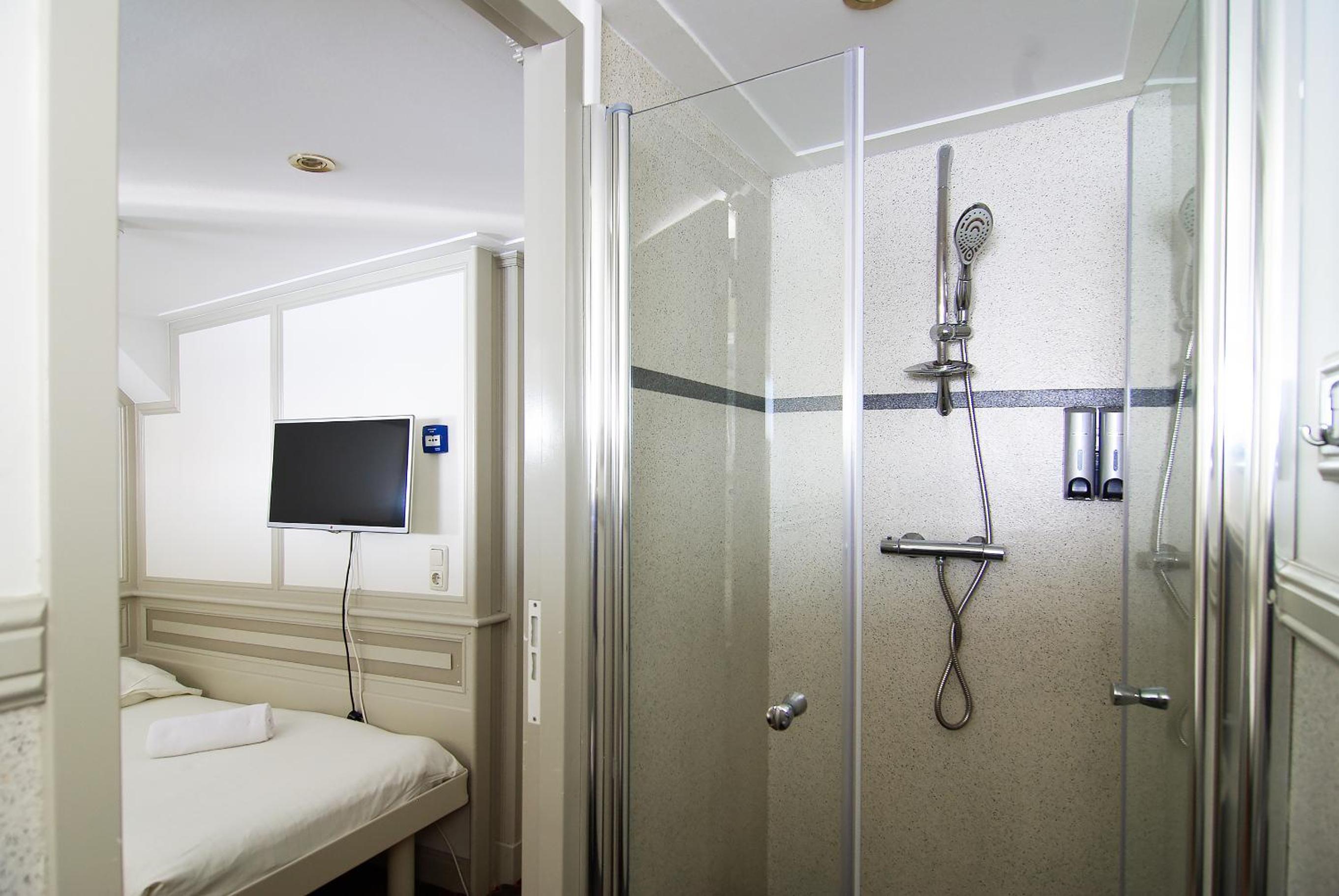 Double Room with Lake View photo 3