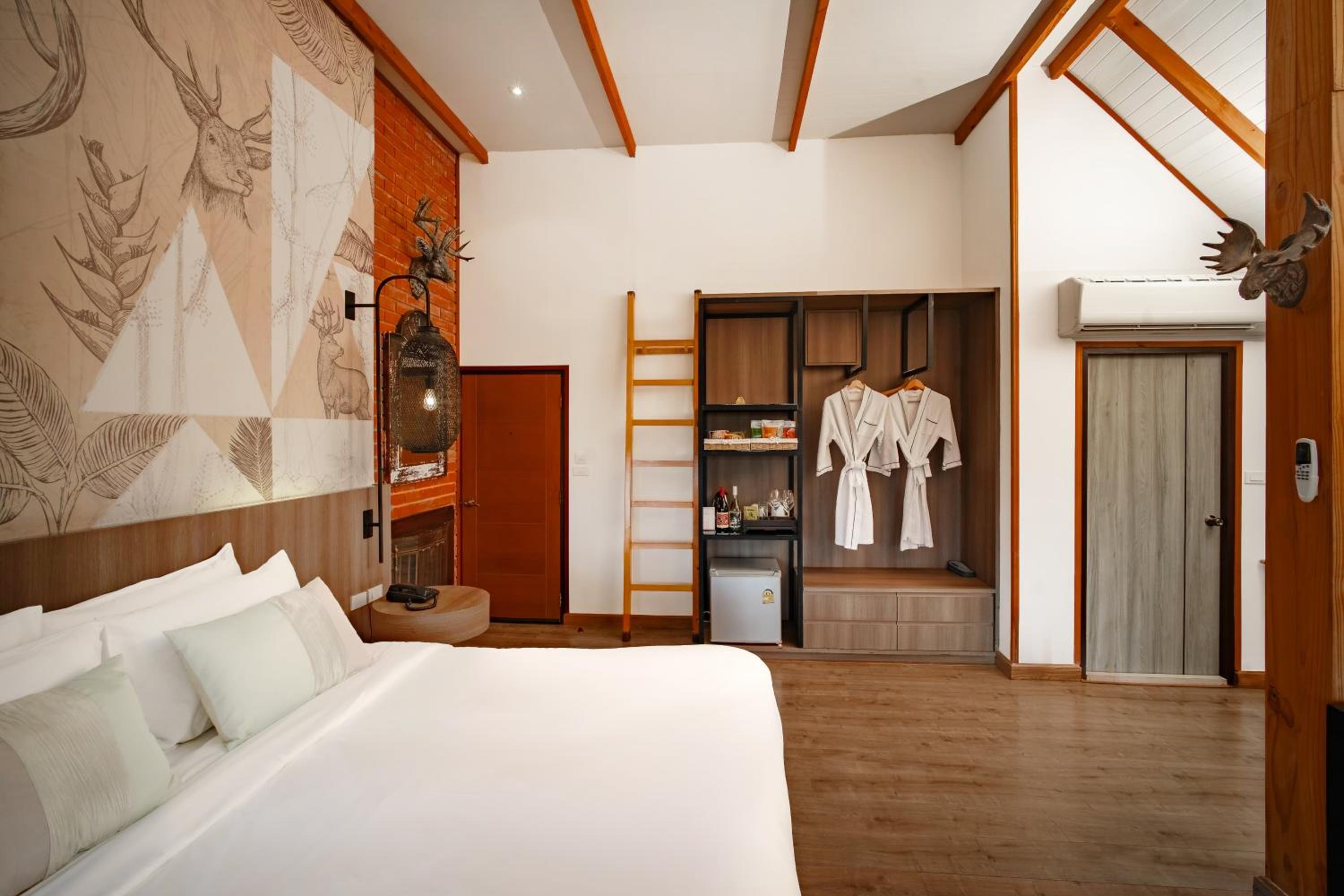Tree House Suite photo 3