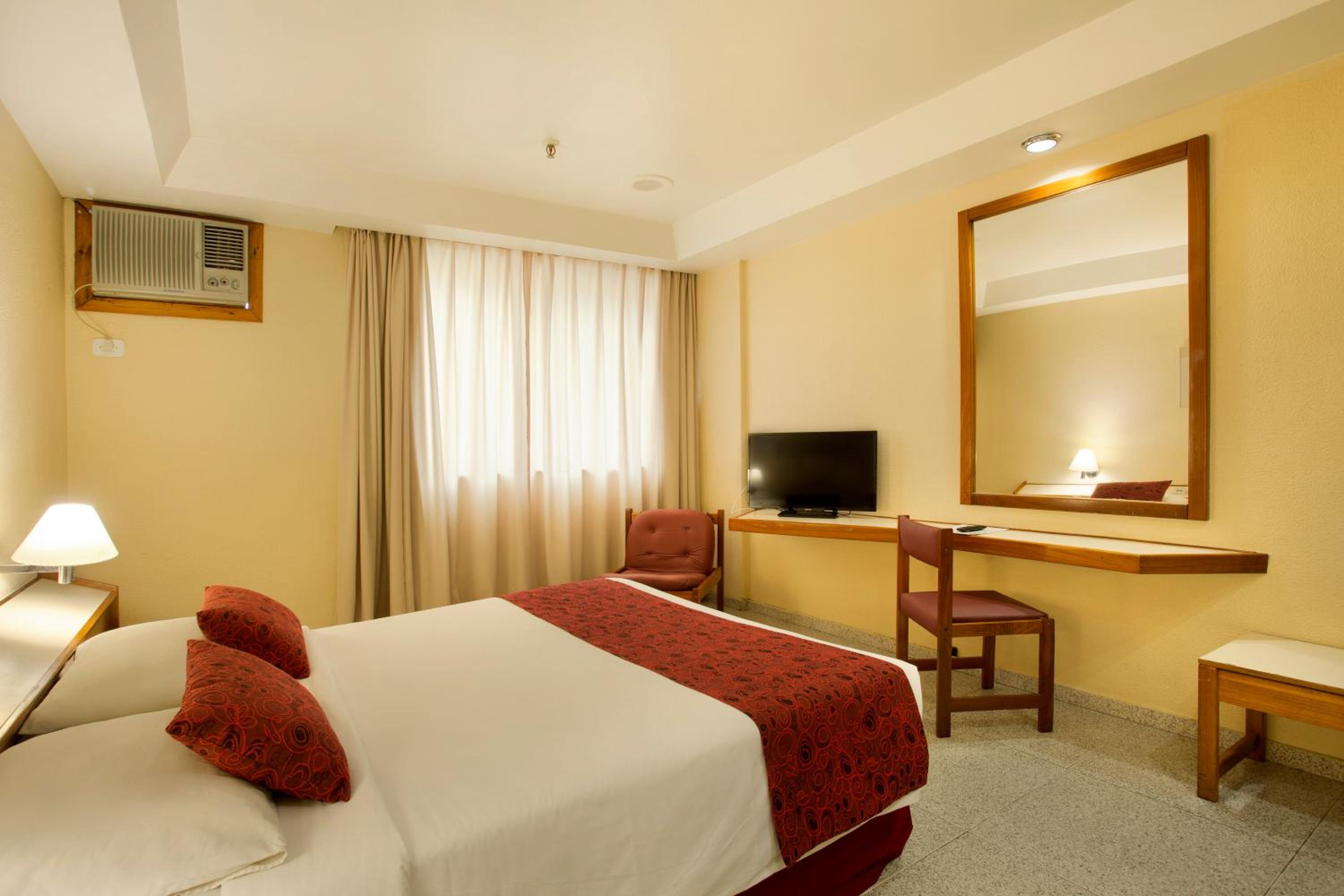 Standard Double Room - Photo 4