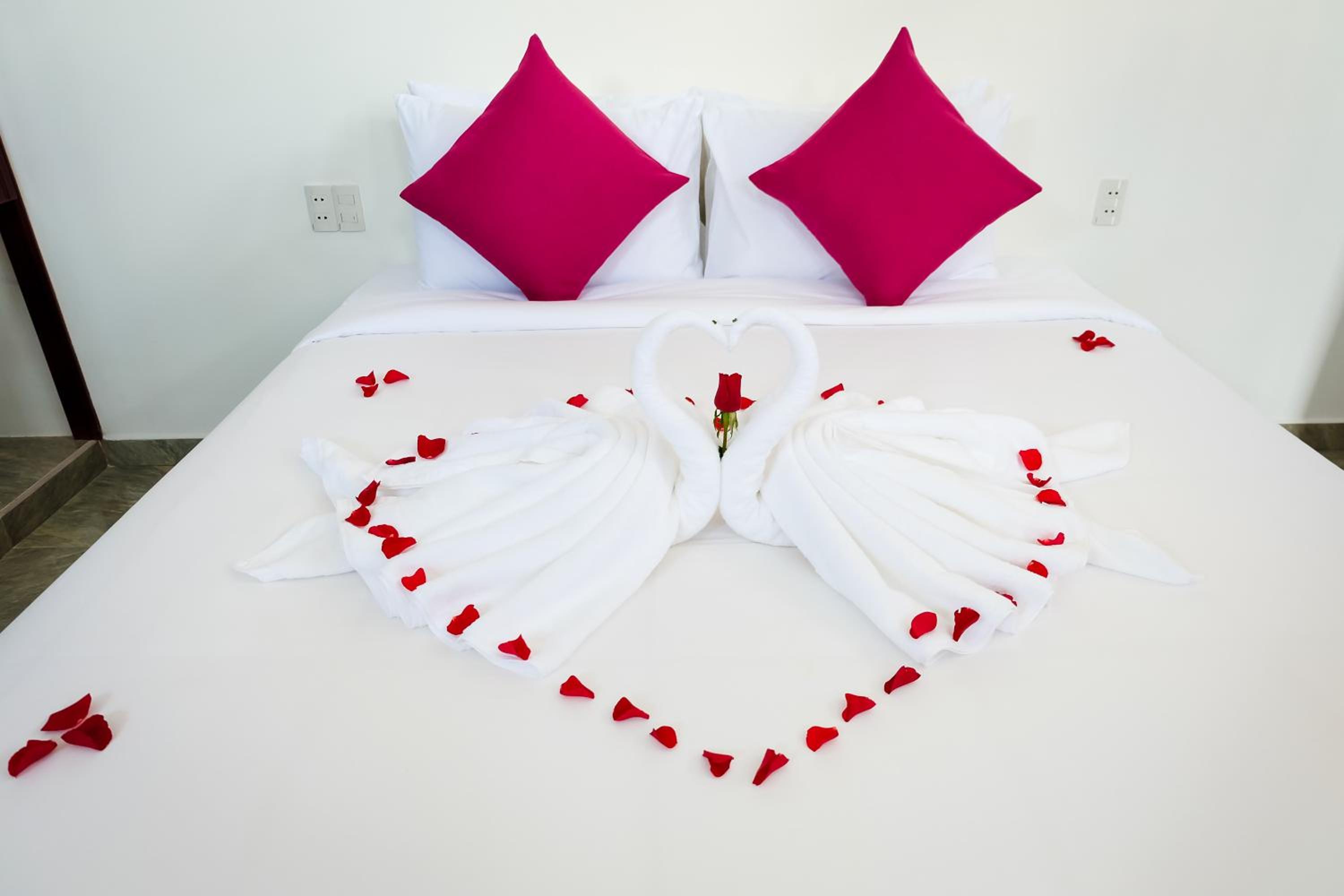 Queen Room with Pool View