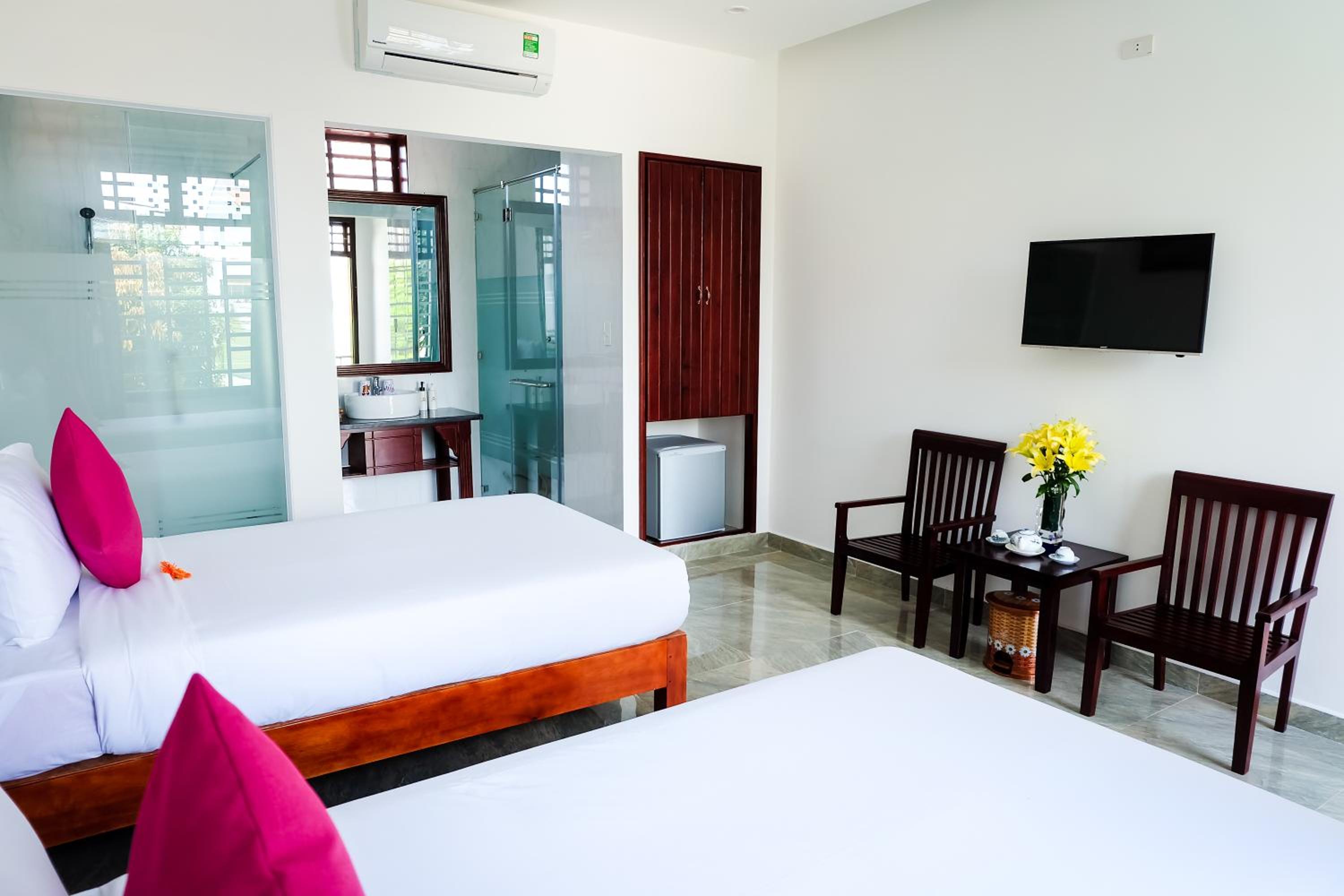 Twin Room with Pool View