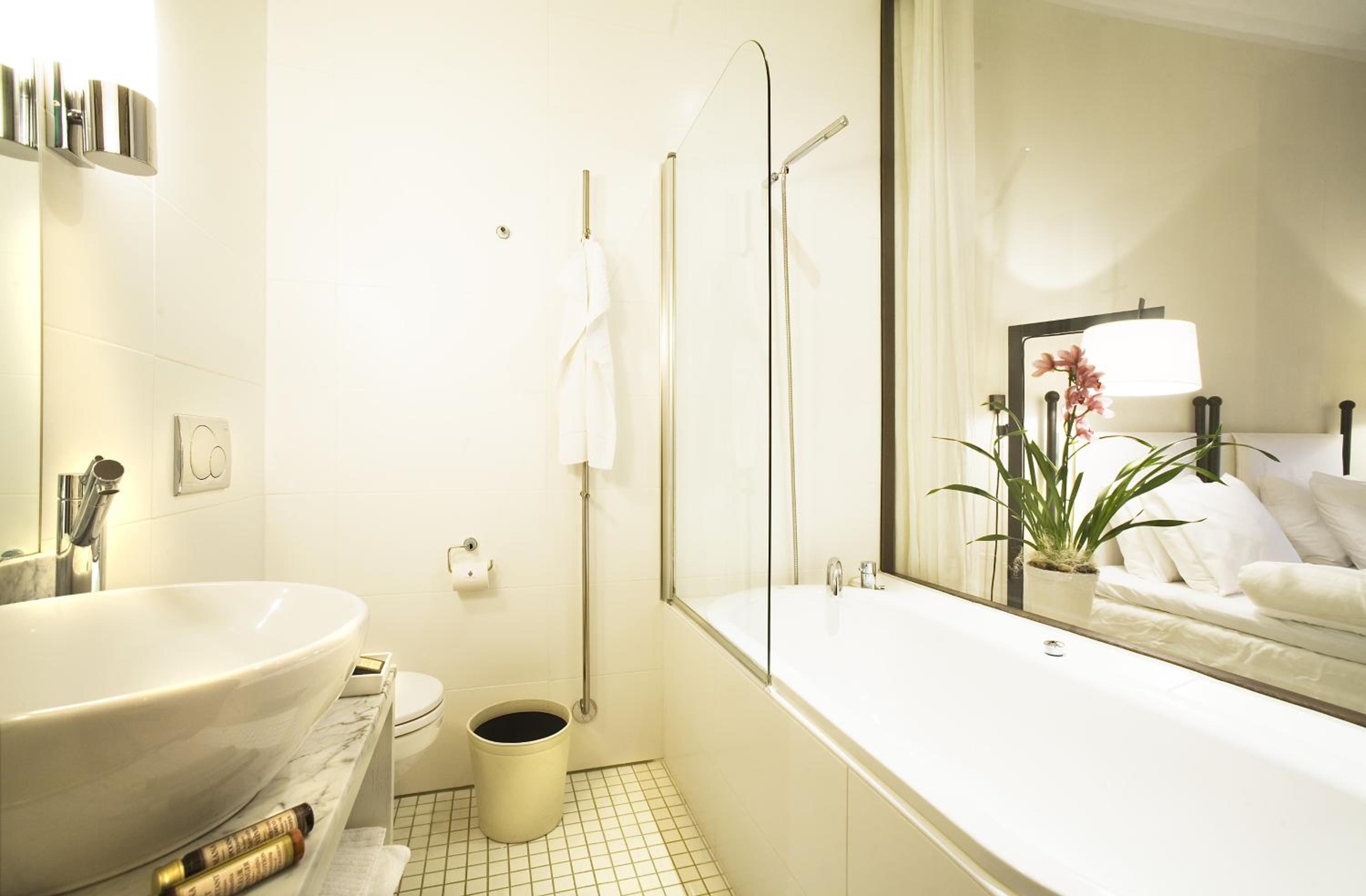 Standard Twin Room - Photo 7