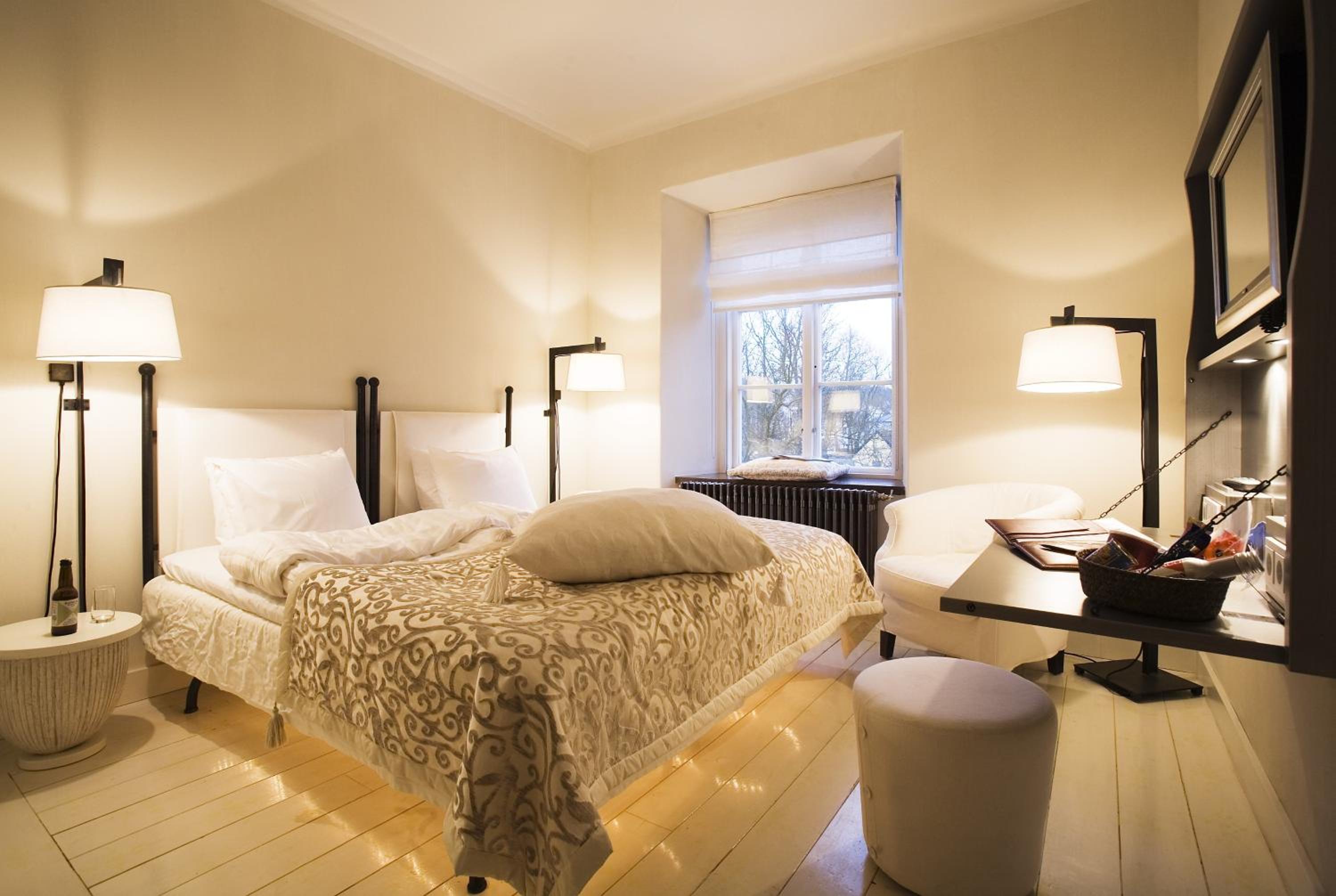 Standard Twin Room - Photo 3