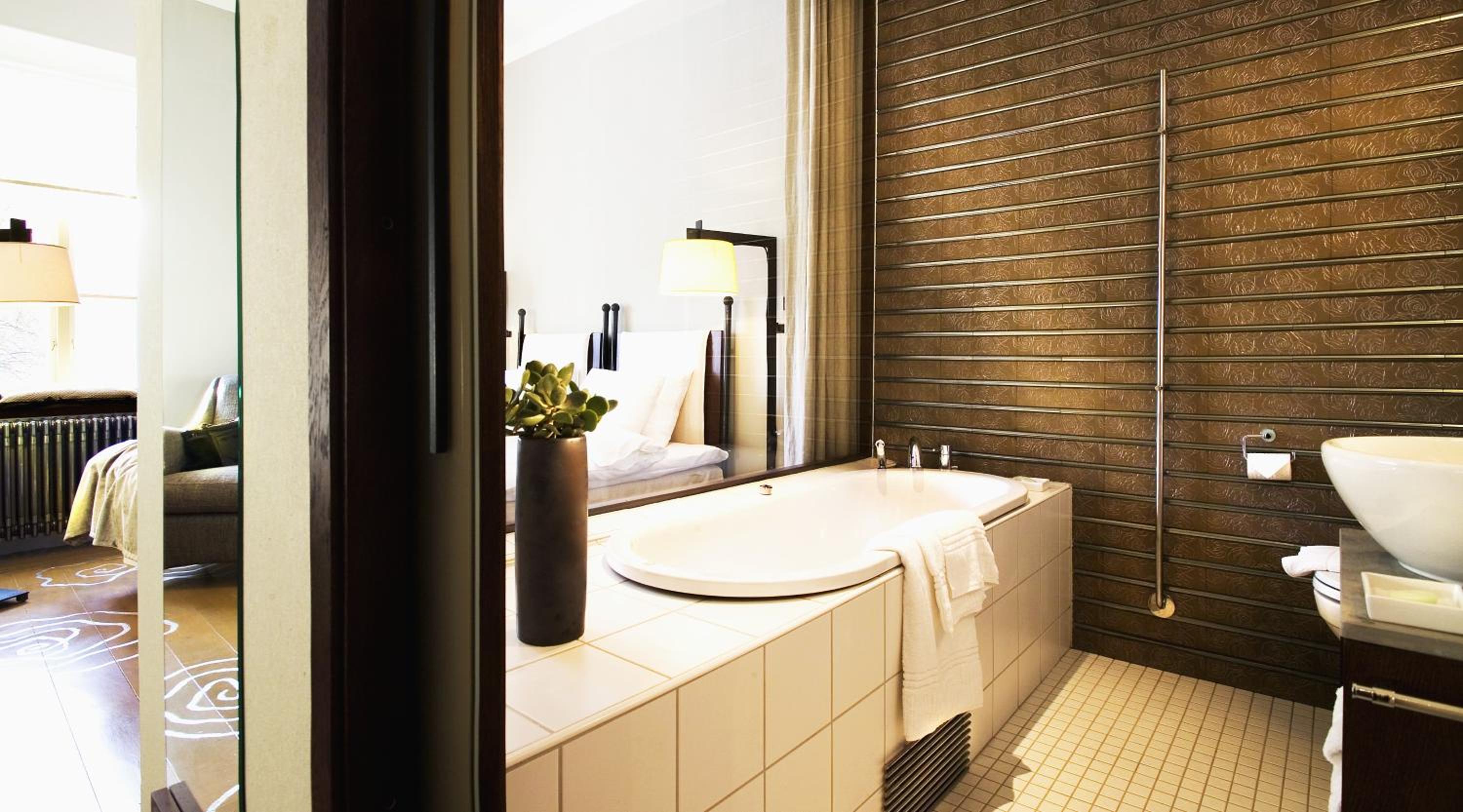 Standard Double Room - Photo 8