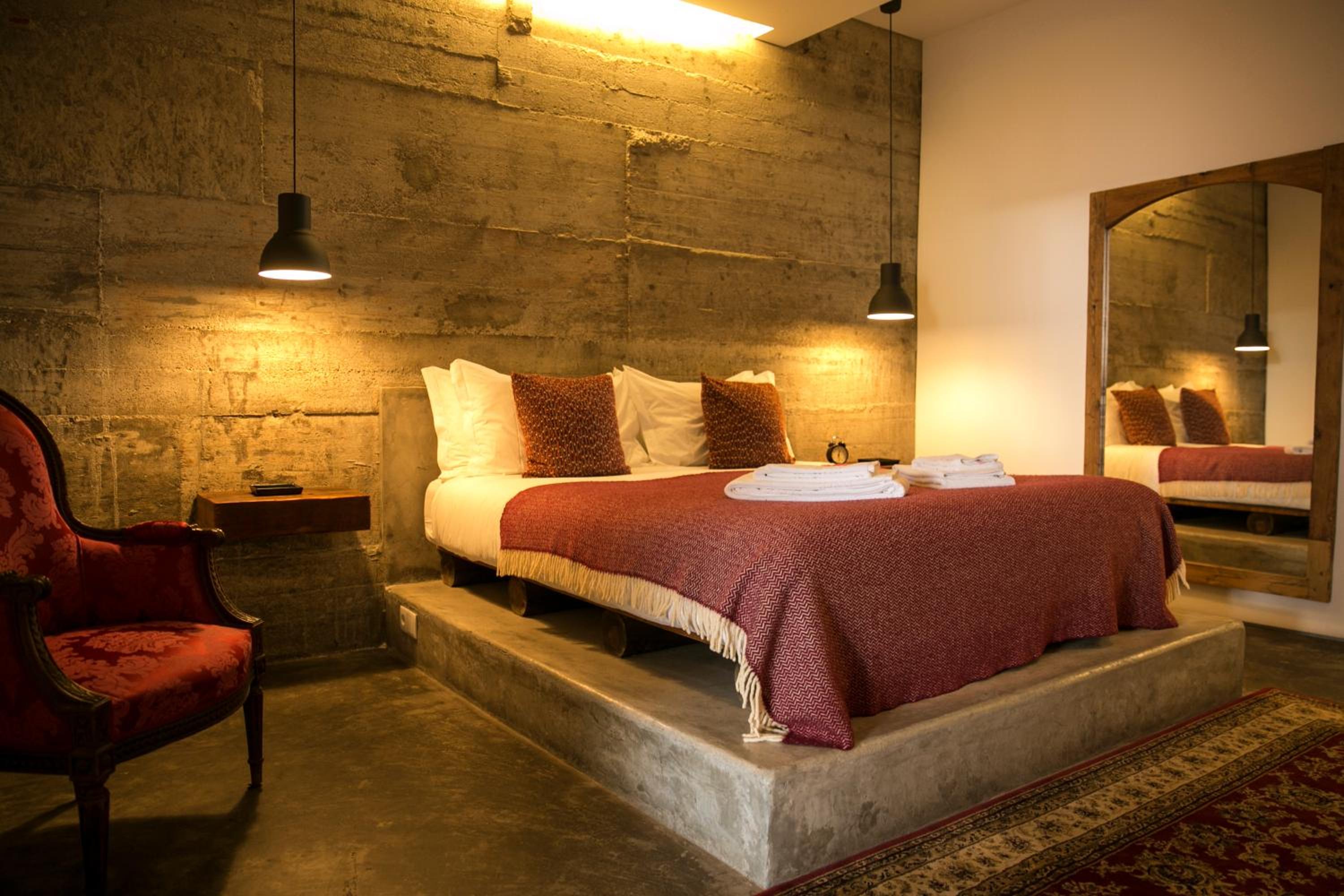 Deluxe One-Bedroom Apartment with Private Garden photo 1