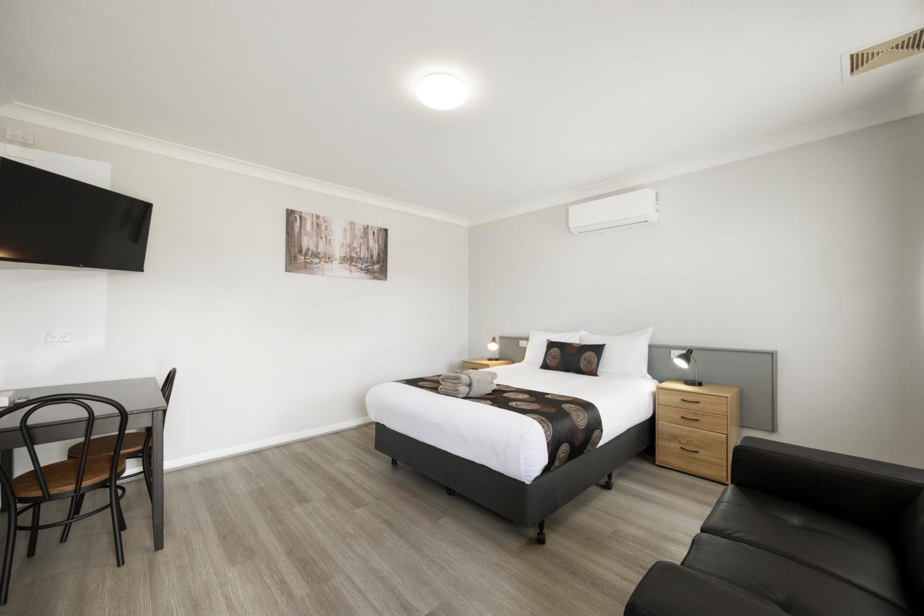Deluxe Queen Room - Photo 3