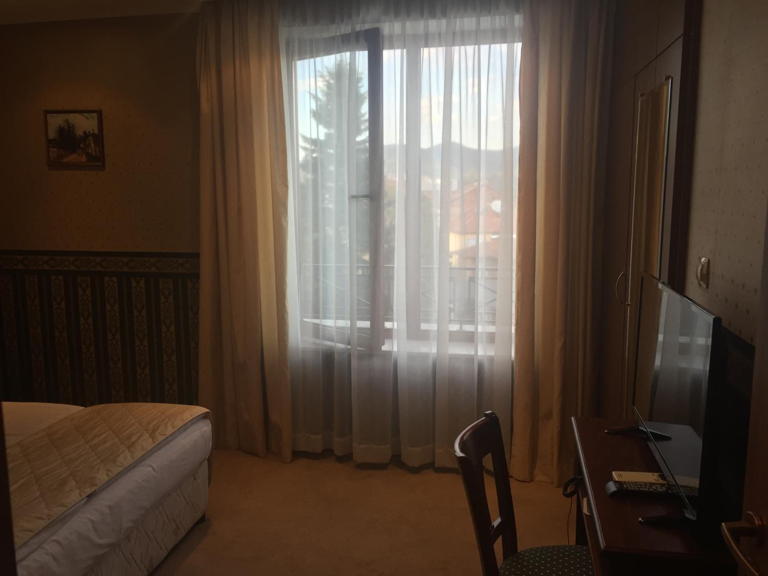 Suite - Photo 2
