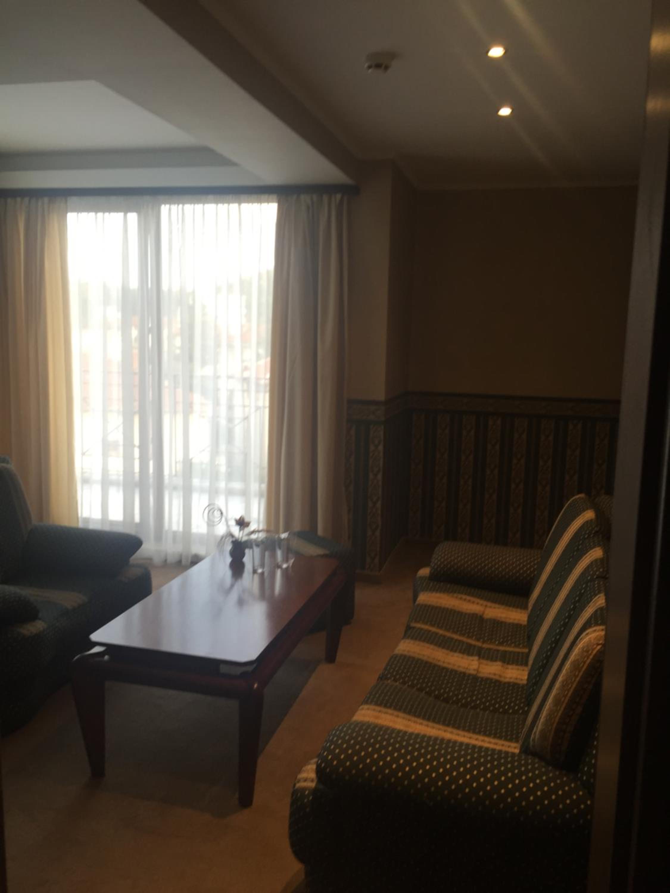 Suite - Photo 11