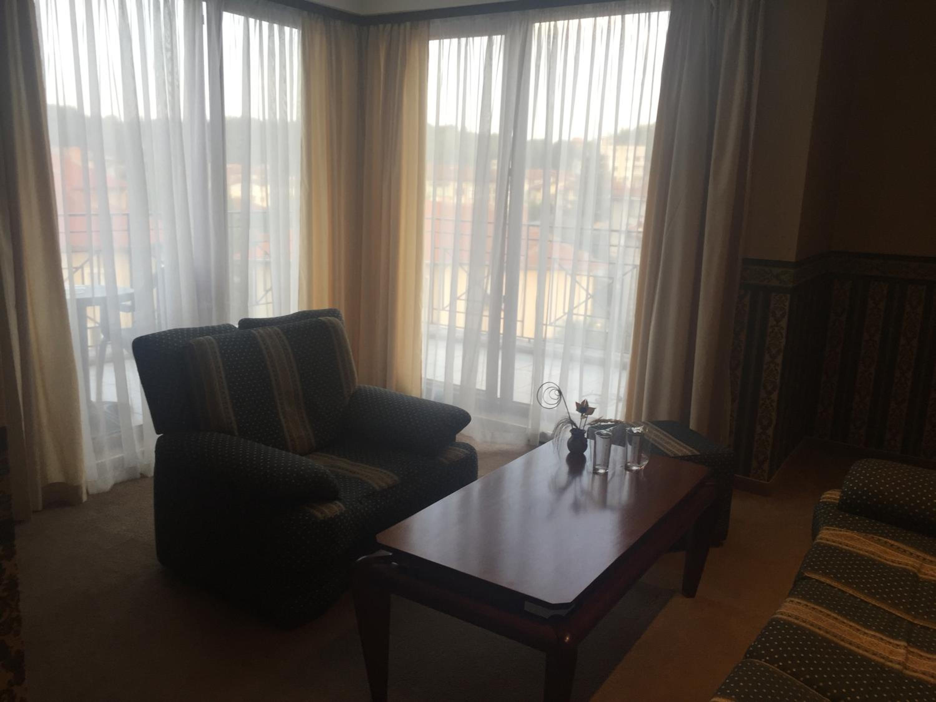 Suite - Photo 10