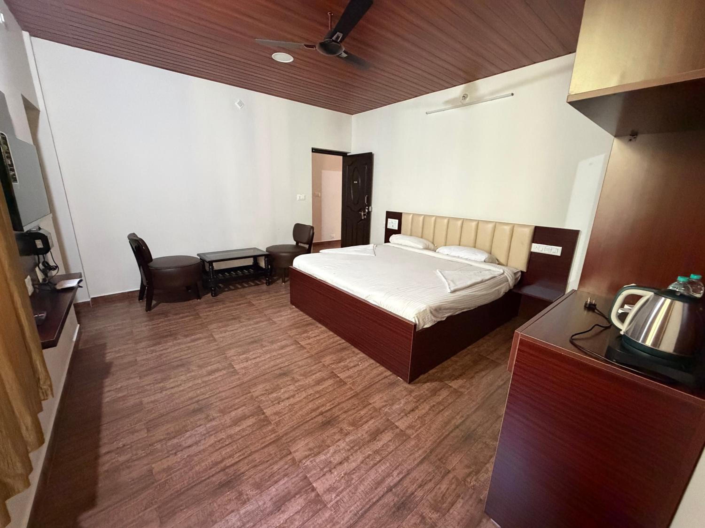 Deluxe Double Room photo 3