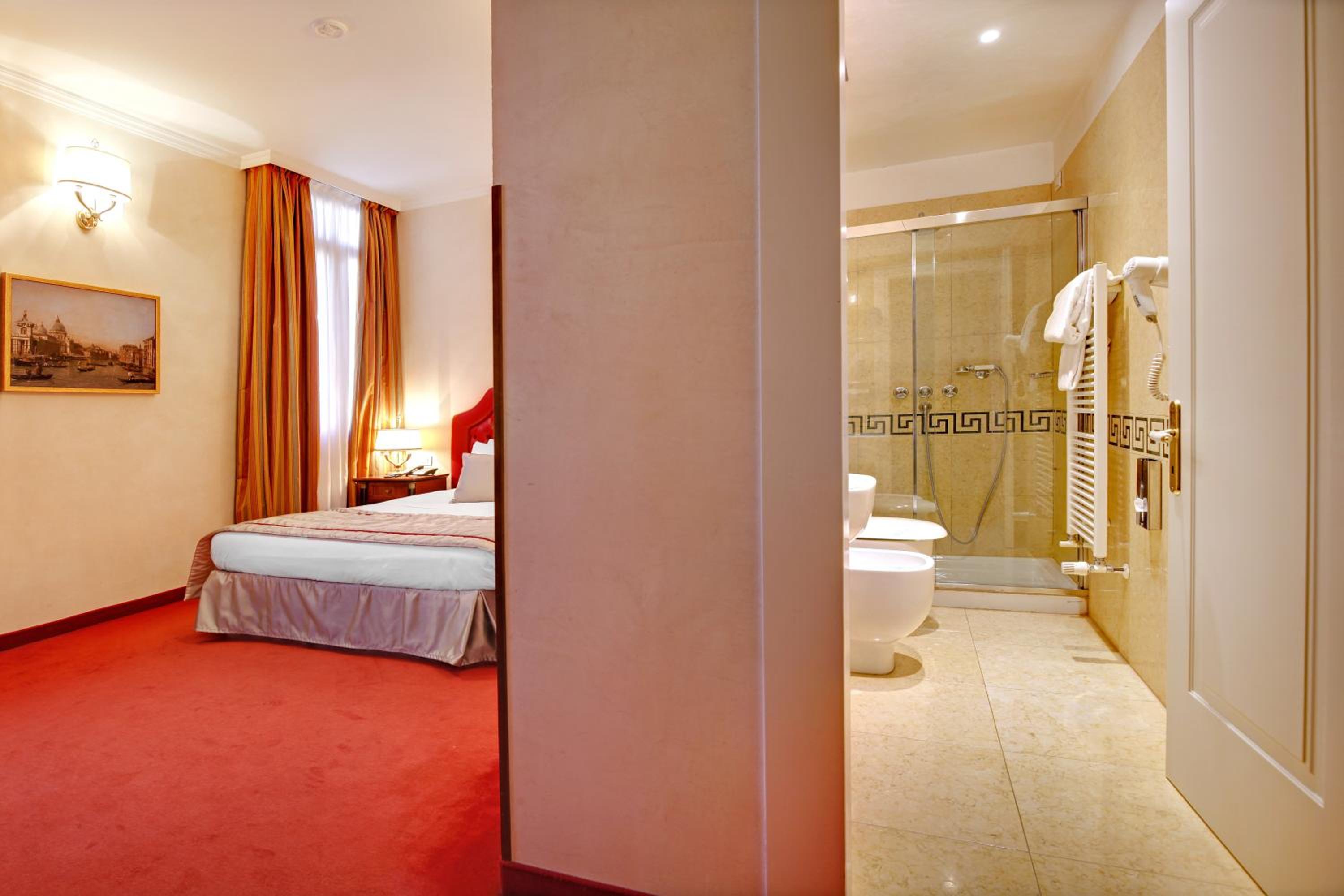 Single Room photo 3