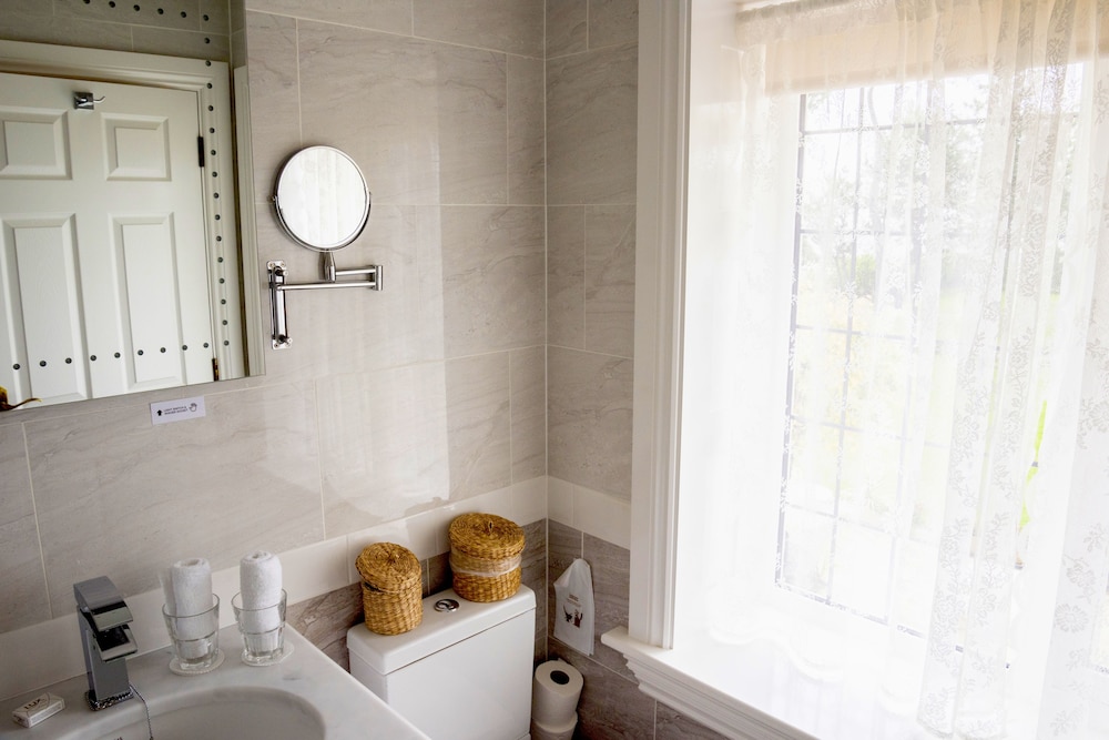 3 John Keats room photo 3