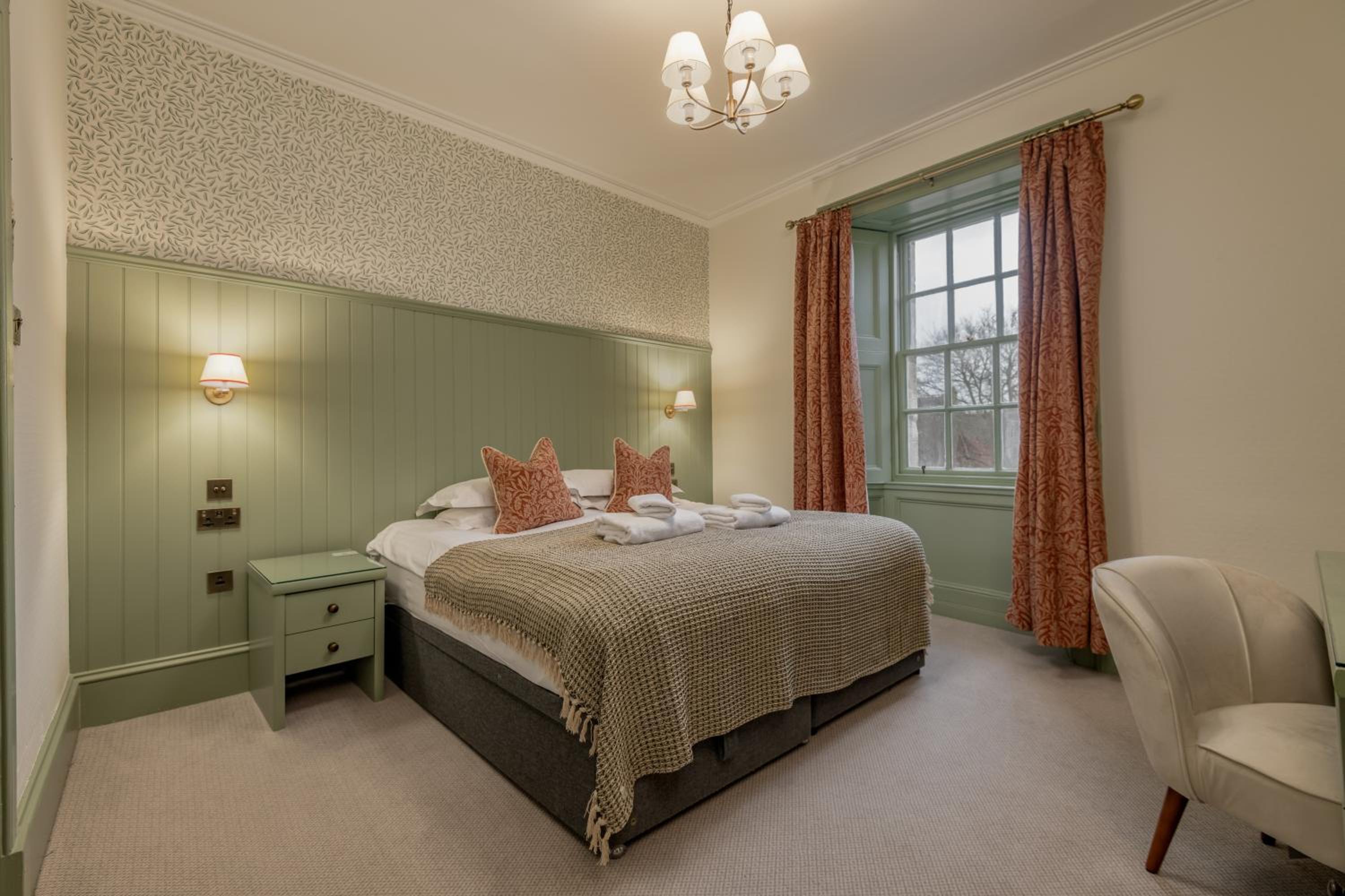 Standard Double or Twin Room - Photo 9