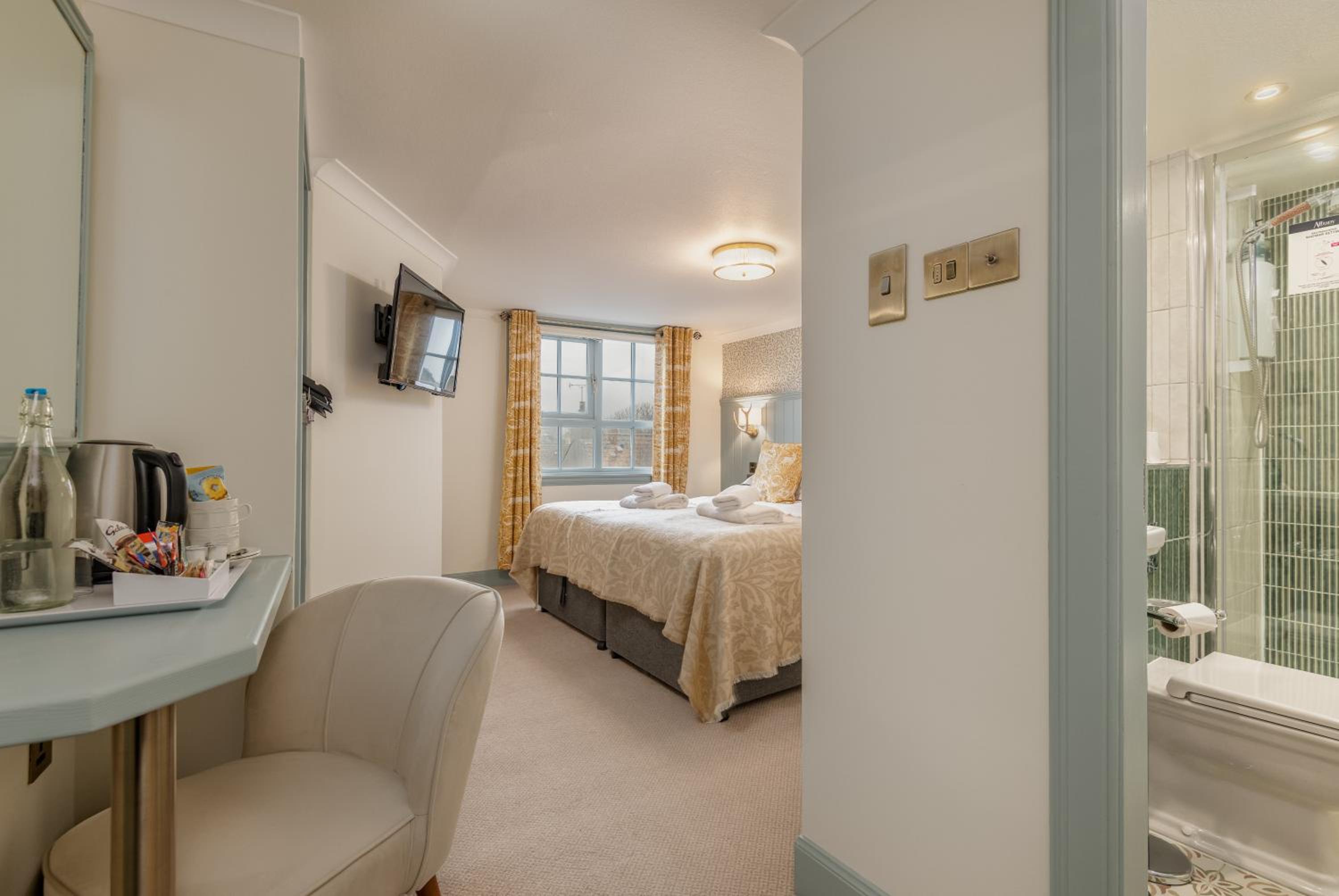 Standard Double or Twin Room - Photo 3