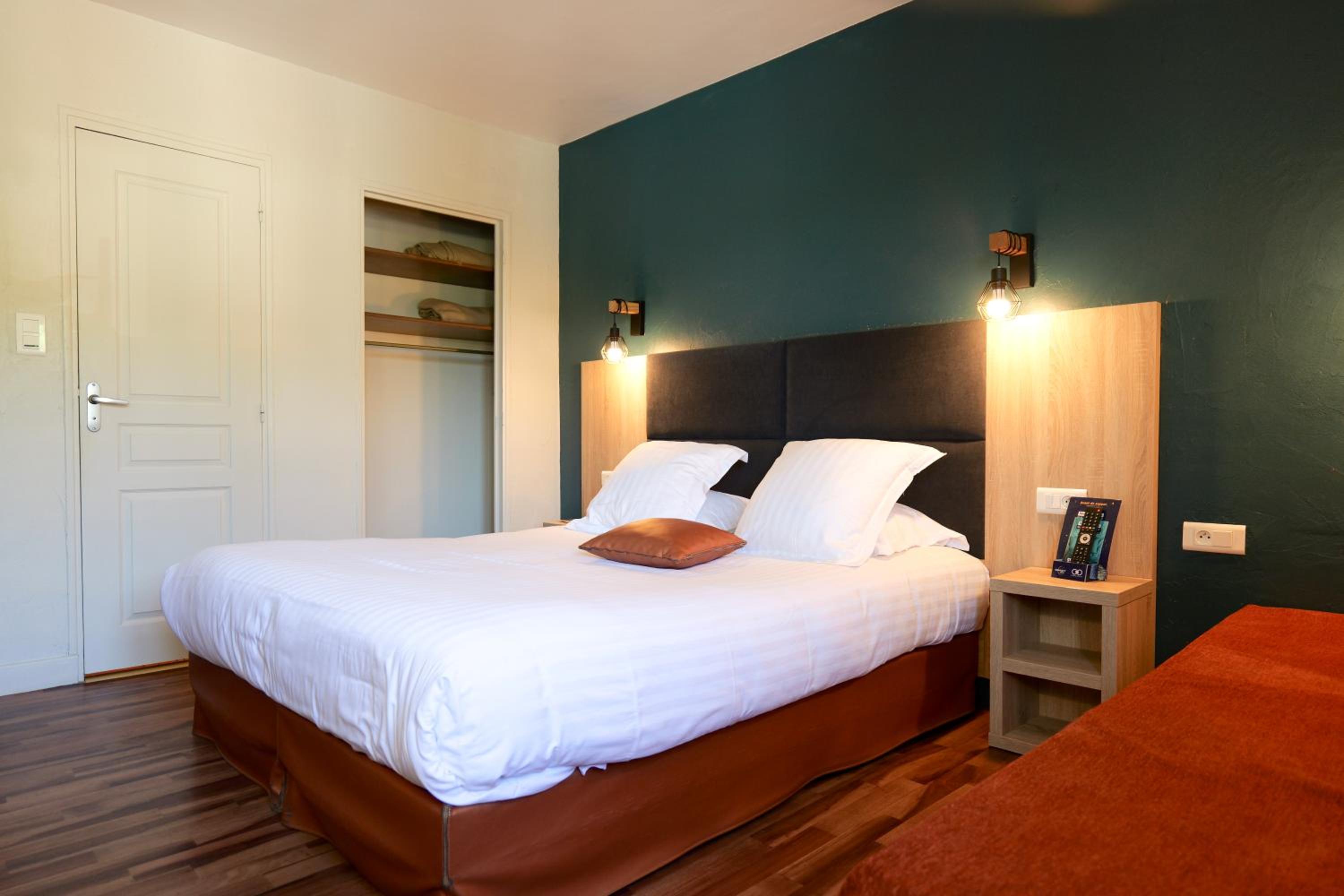 Superior Triple Room photo 3