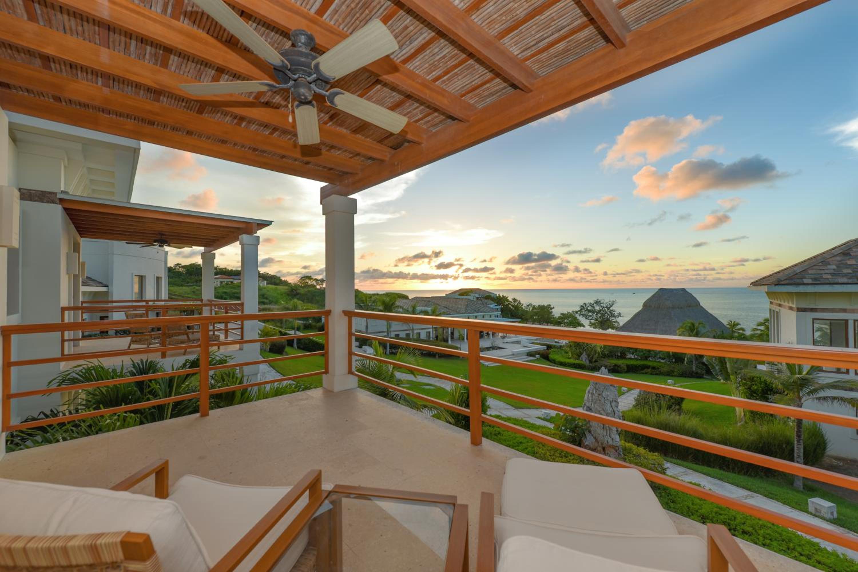 Standard Queen Room photo 1