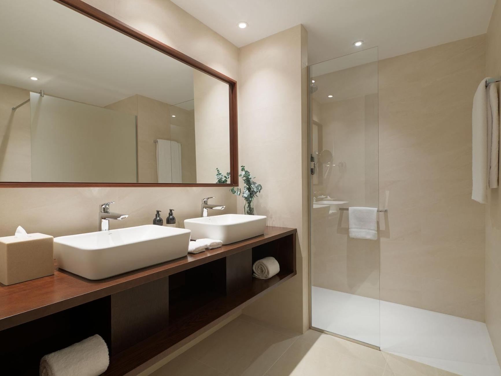 Suite Junior con Vista al Jardín