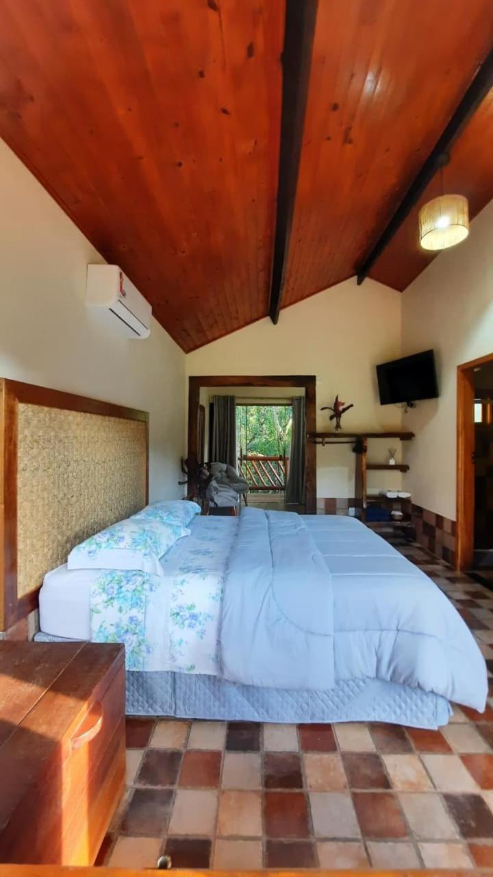 Queen Suite with Spa Bath photo 1