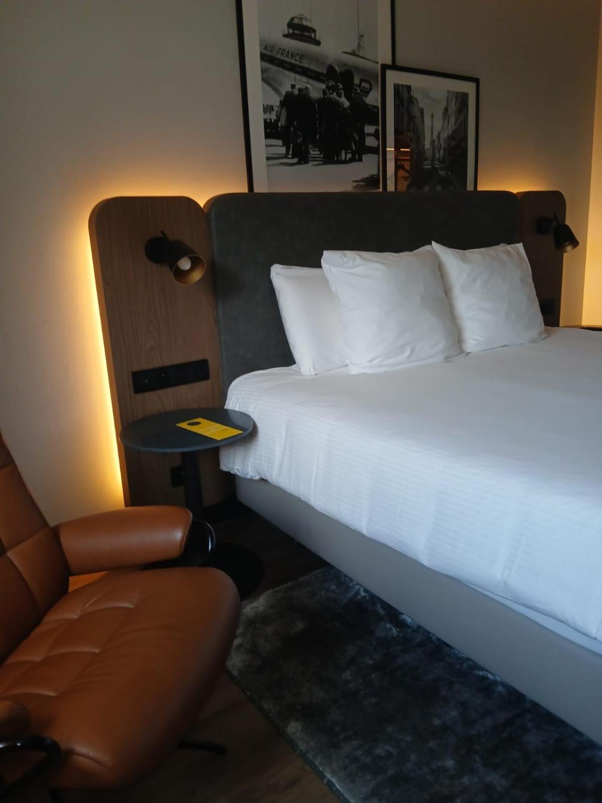 Standard King Room - Photo 5