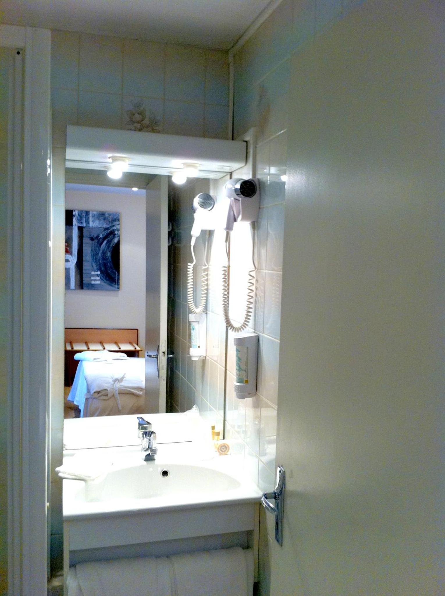 Standard Double Room - Photo 2
