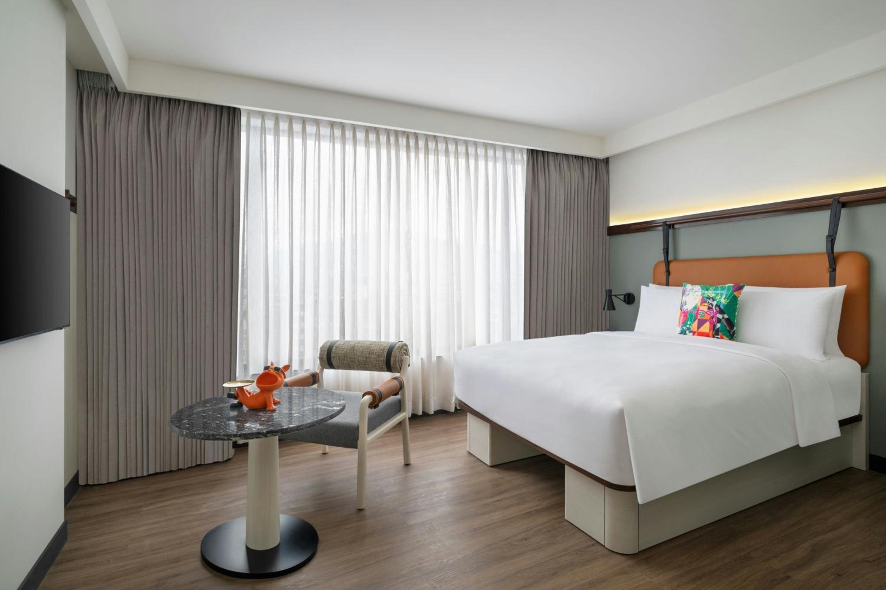 Moxy Deluxe Queen Room