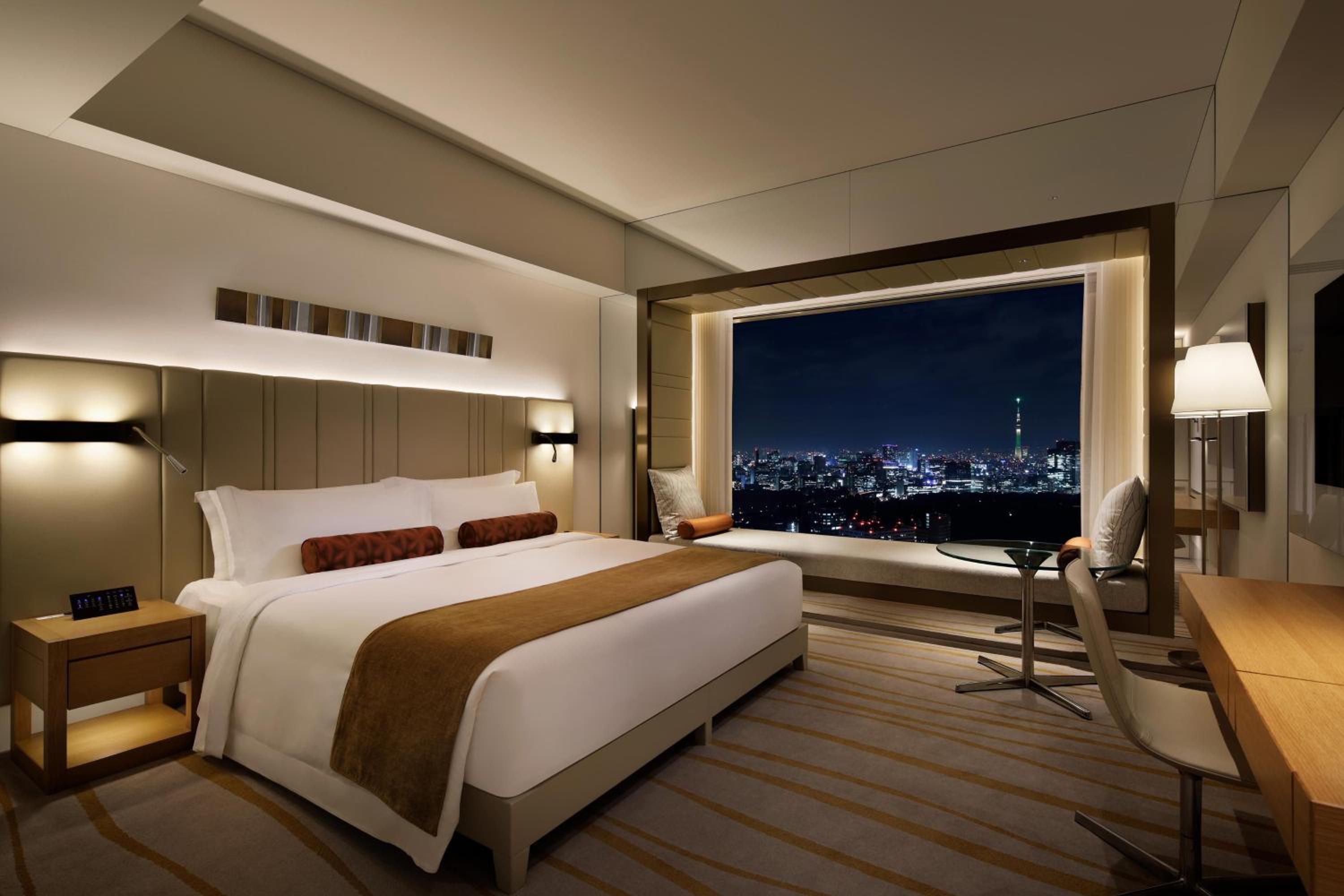Deluxe King Room photo 2