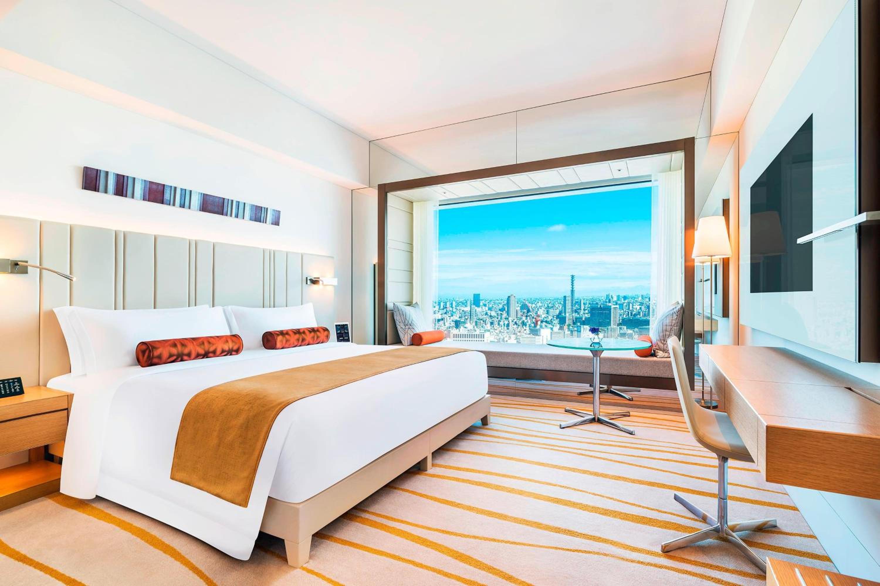 Deluxe King Room photo 1