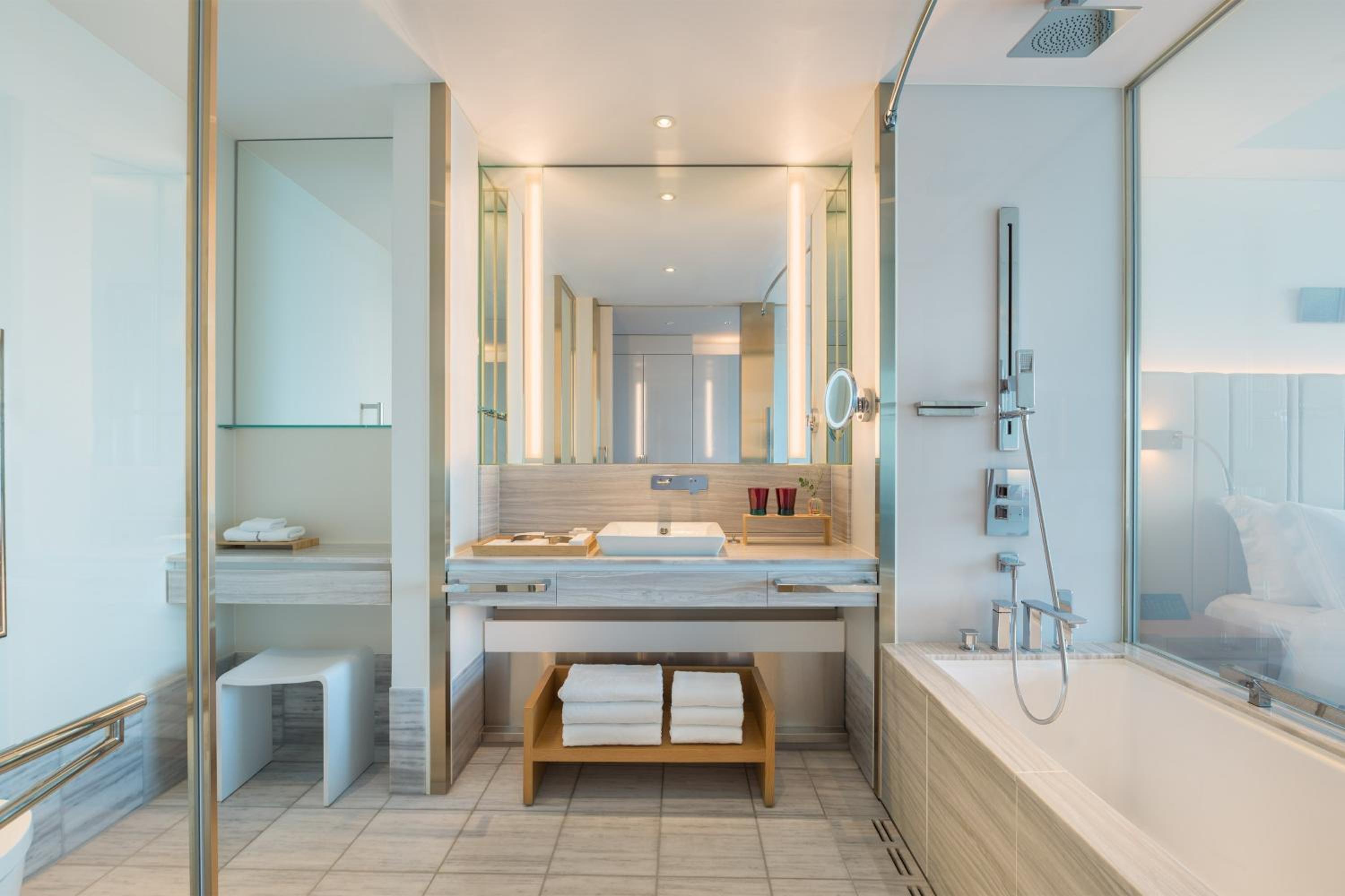 Deluxe Twin Room photo