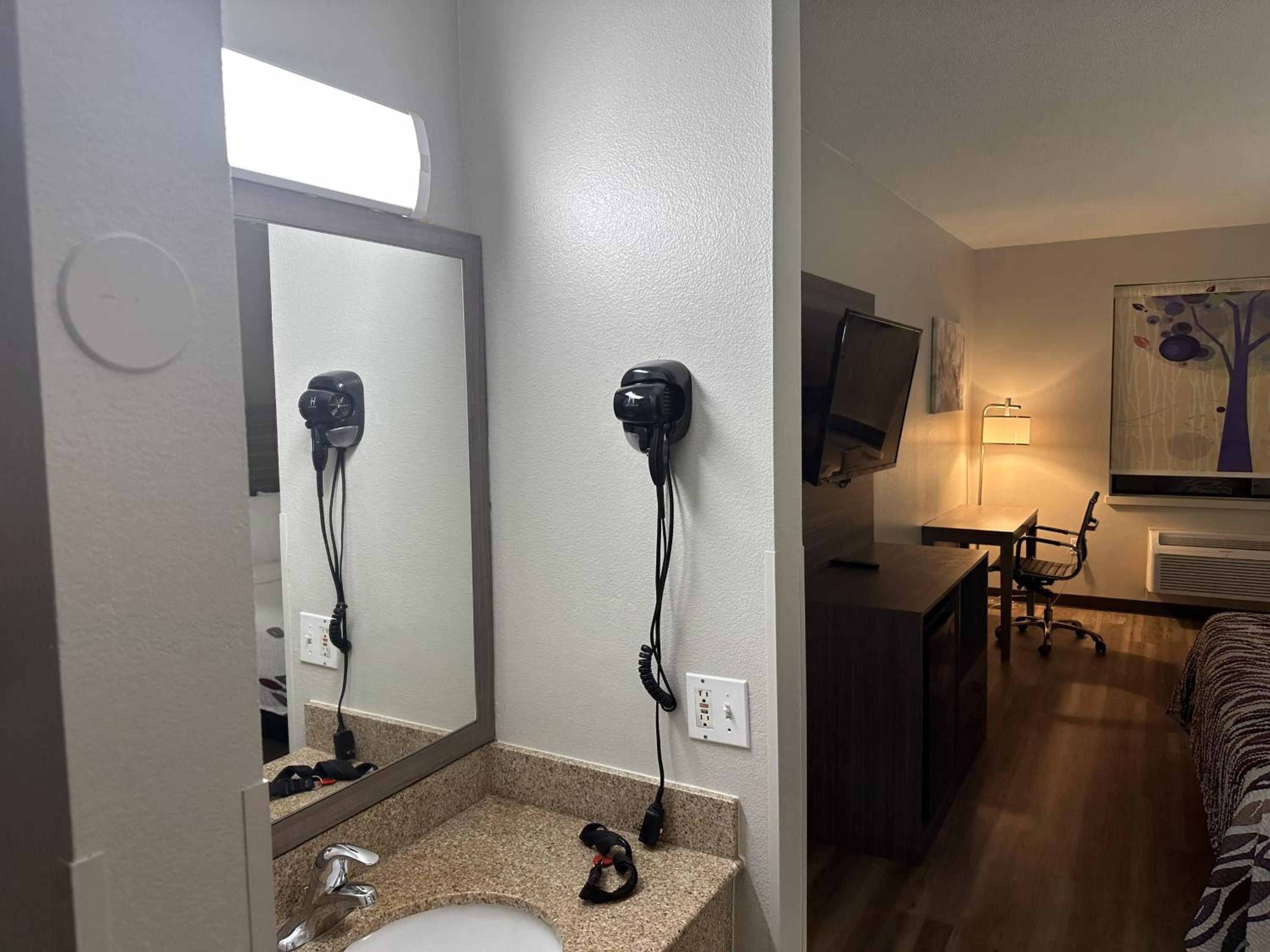  Suite King Room Non-Smoking - Photo 9
