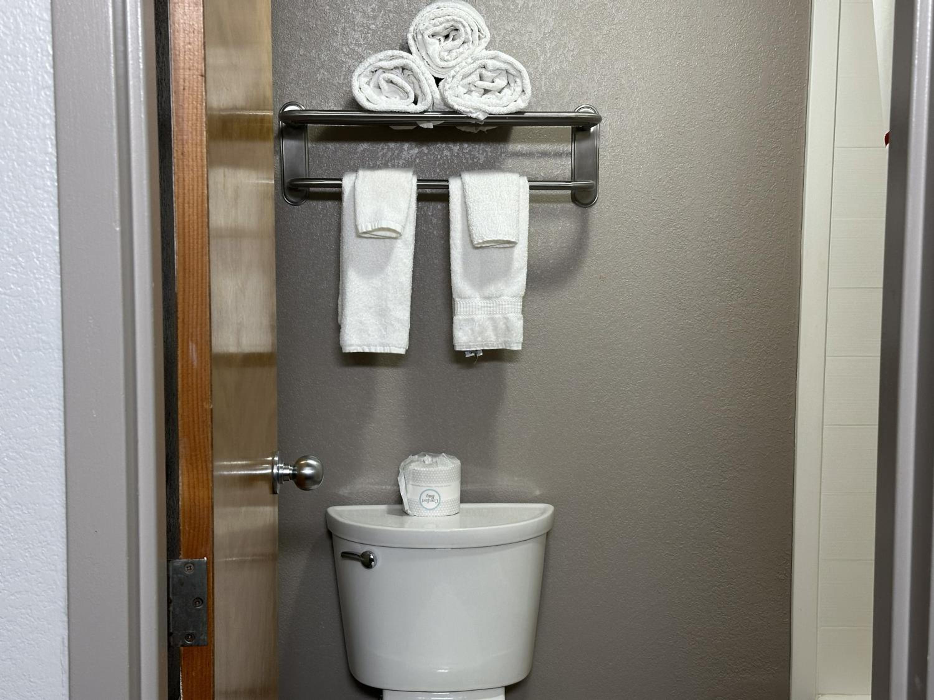  Suite King Room Non-Smoking - Photo 10