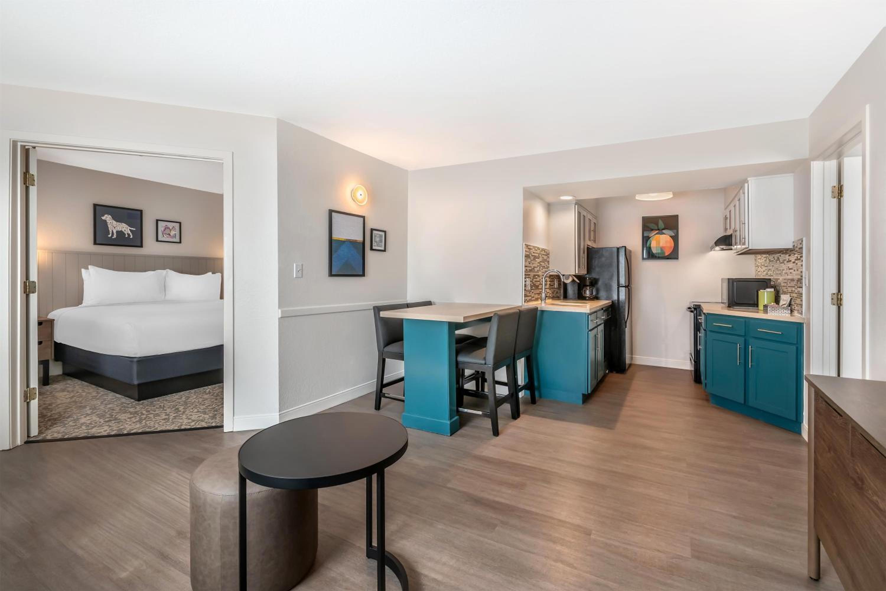 Two Bedroom Suite - King + 2 Doubles - Pool Area