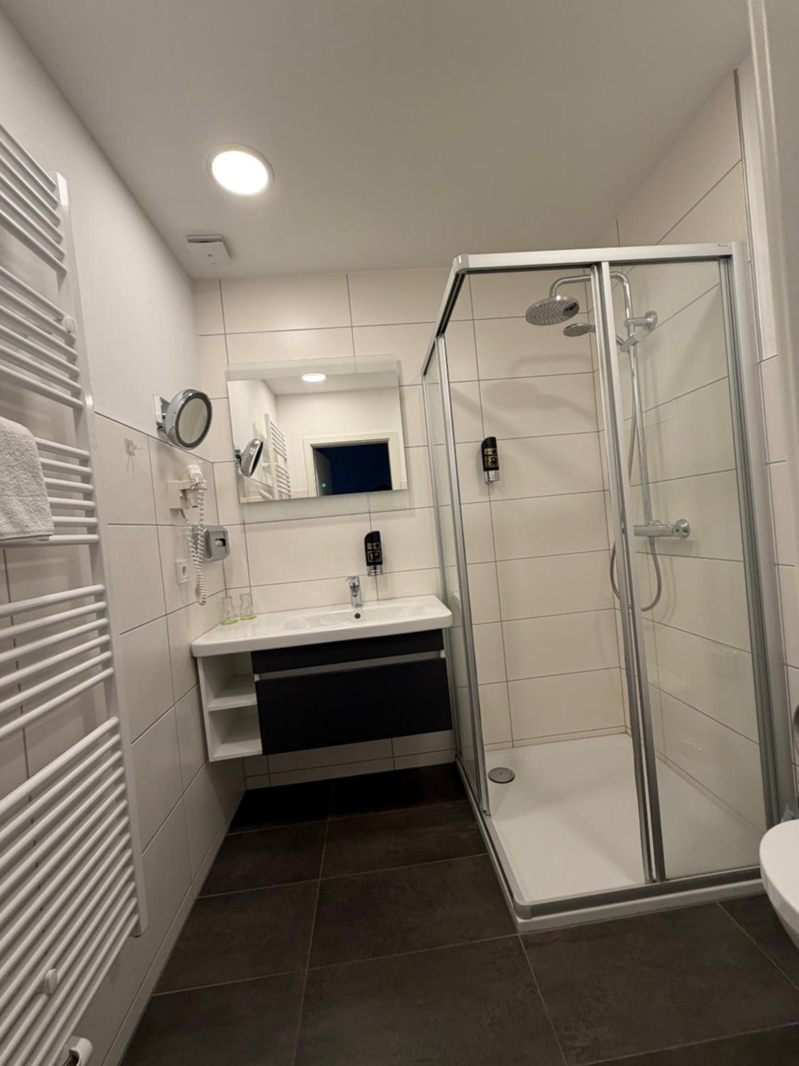 Comfort Double Room with Cot Available photo 3