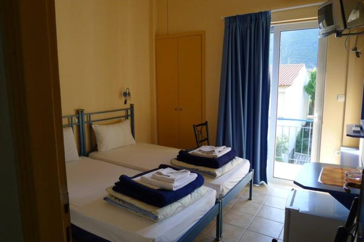 Standard Twin Room with Sea View - Photo 1