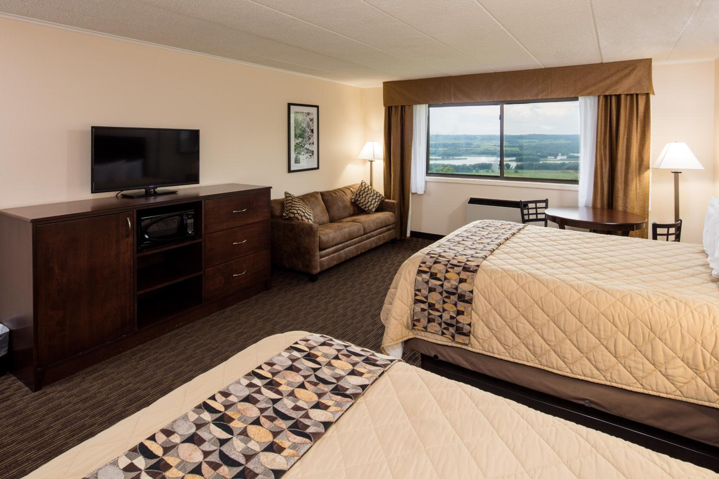Premier Room with Two Queen Beds - Court Side 1 photo 1