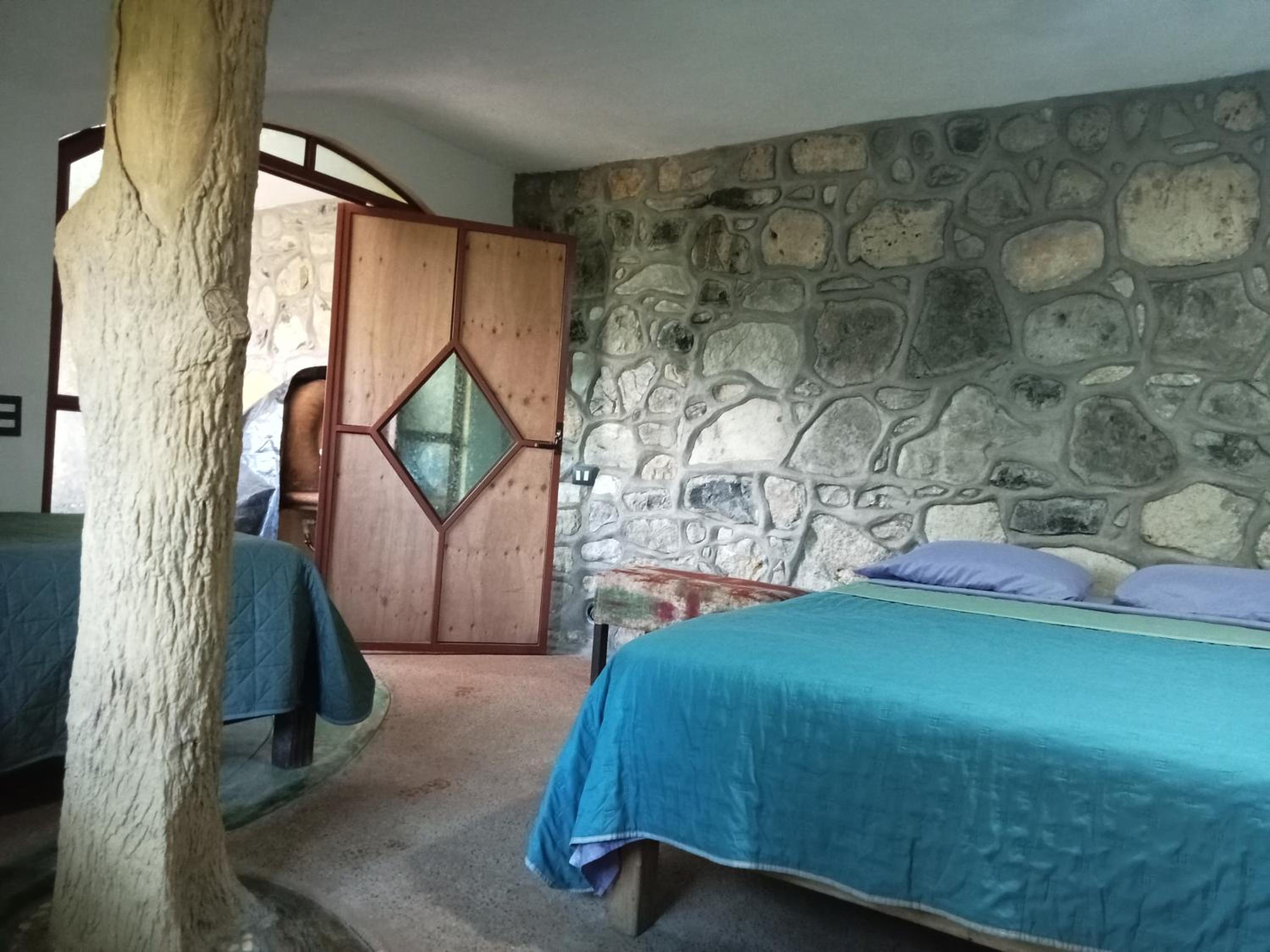 Standard Twin Room with Mountain View