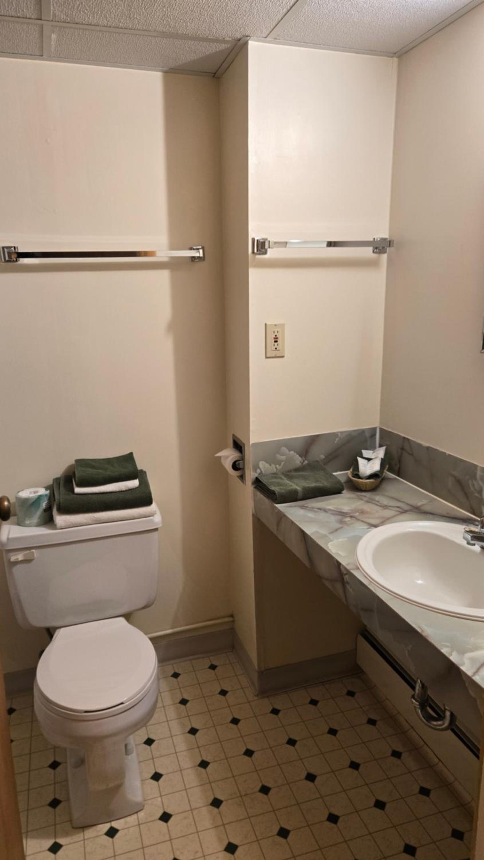 Standard Queen Room photo 1