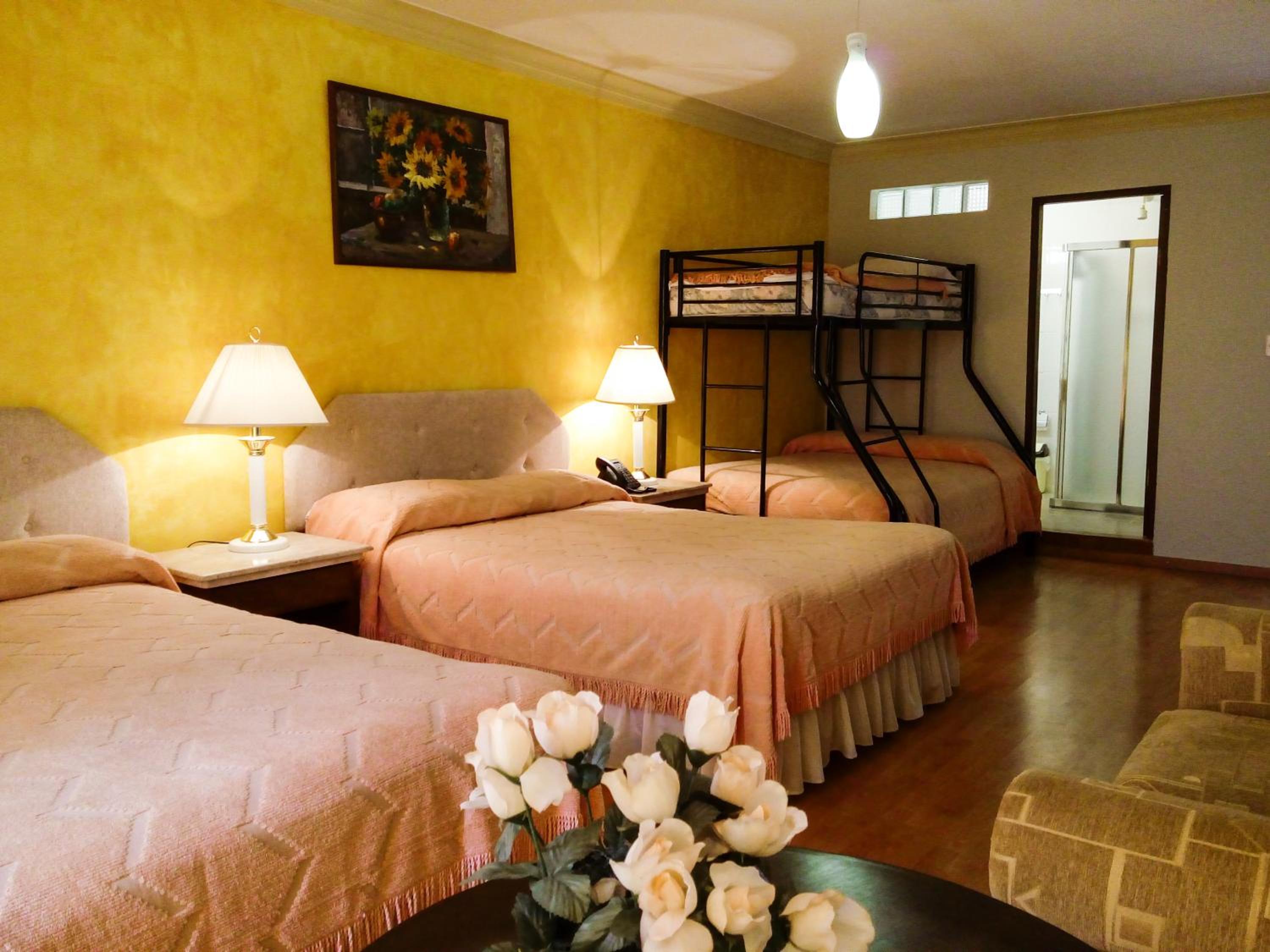 Family Room (5 Adults)