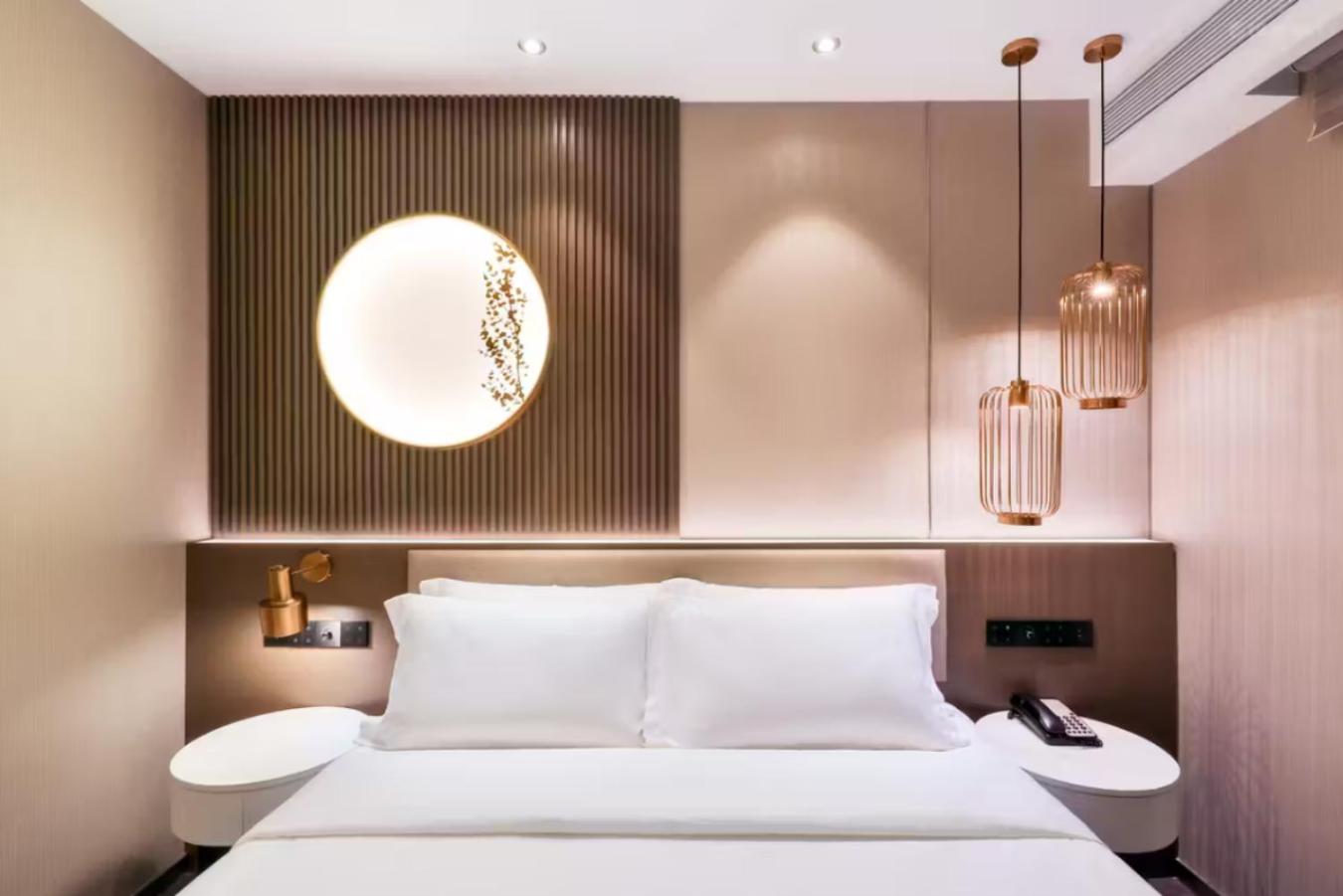 King-size bed room (without window)