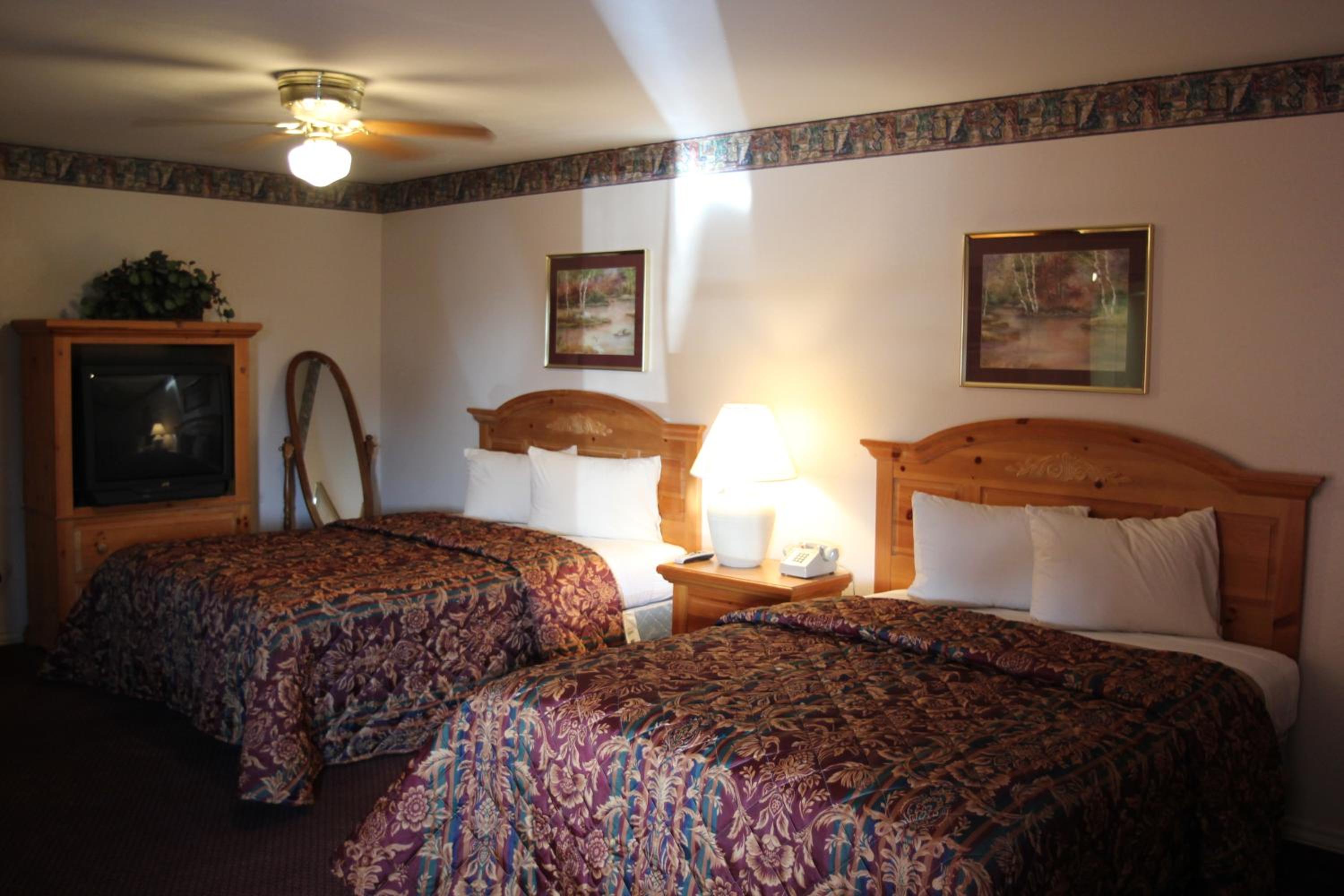 Premium 2 Double Beds with Spa Jacuzzi Tub Non-Smoking photo 1
