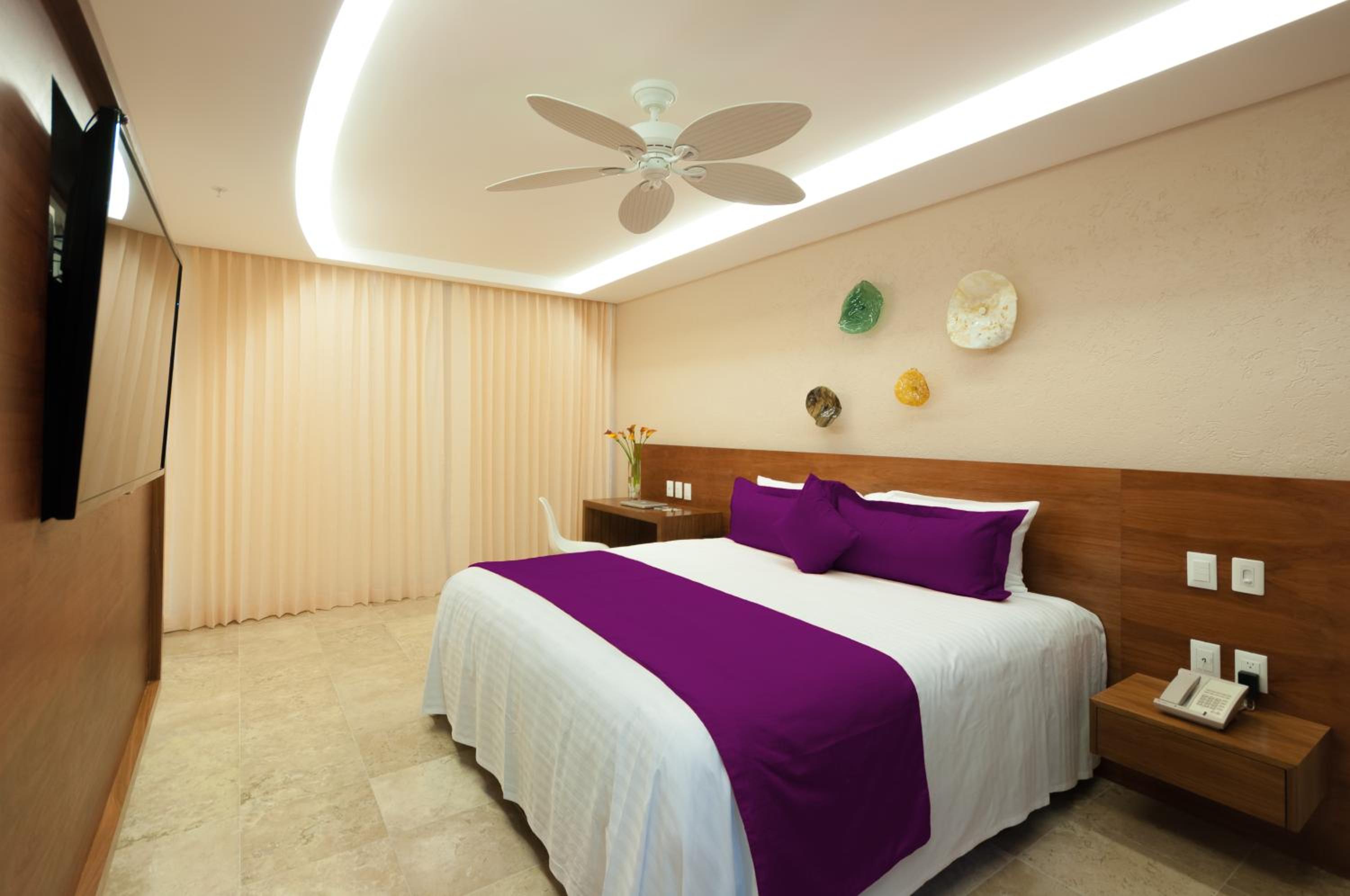 Junior Suite with Spa Bath - Photo 1