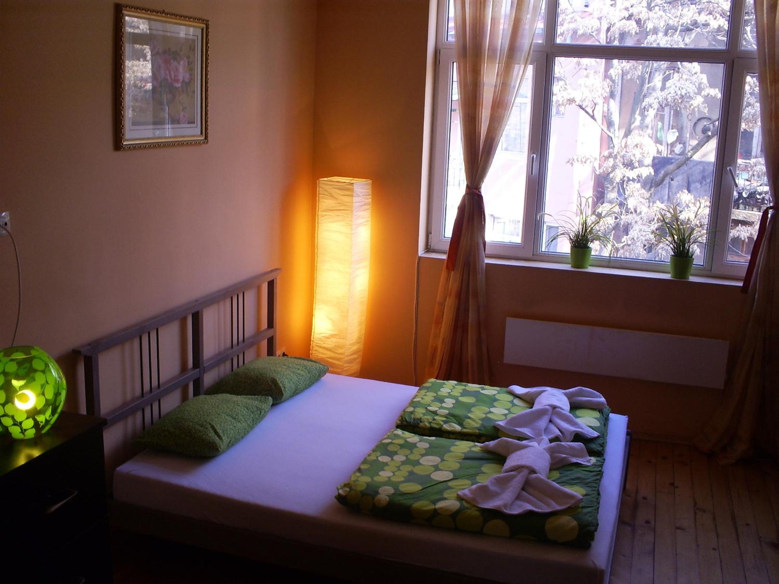 Double Room with Private Bathroom - Photo 9