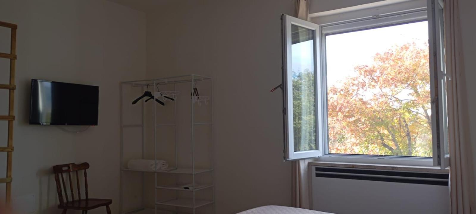 Deluxe Double Room (2 Adults + 1 Child) photo 3
