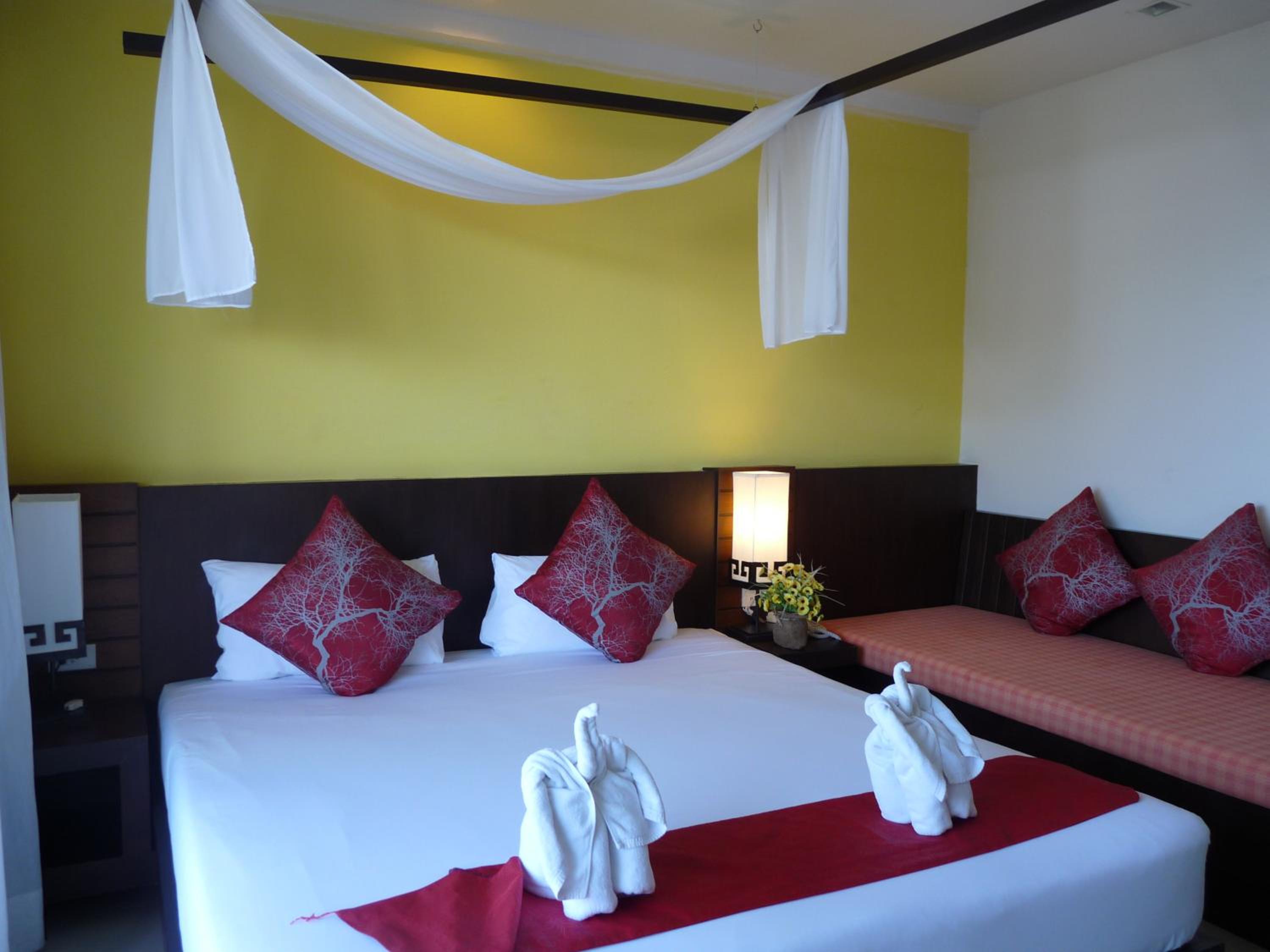 Deluxe Double or Twin Room - Photo 6