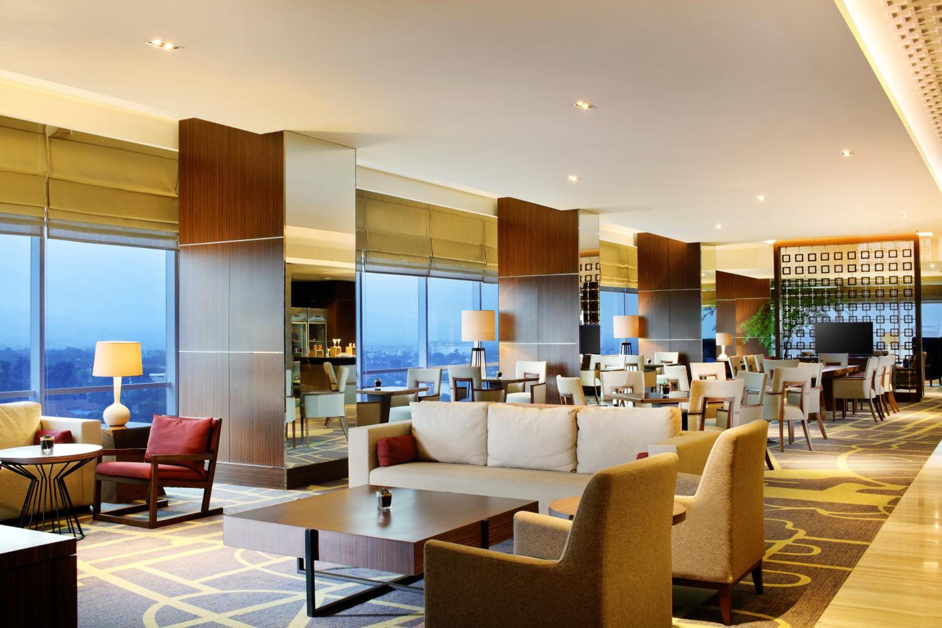 Premium Twin Room with Lounge Access