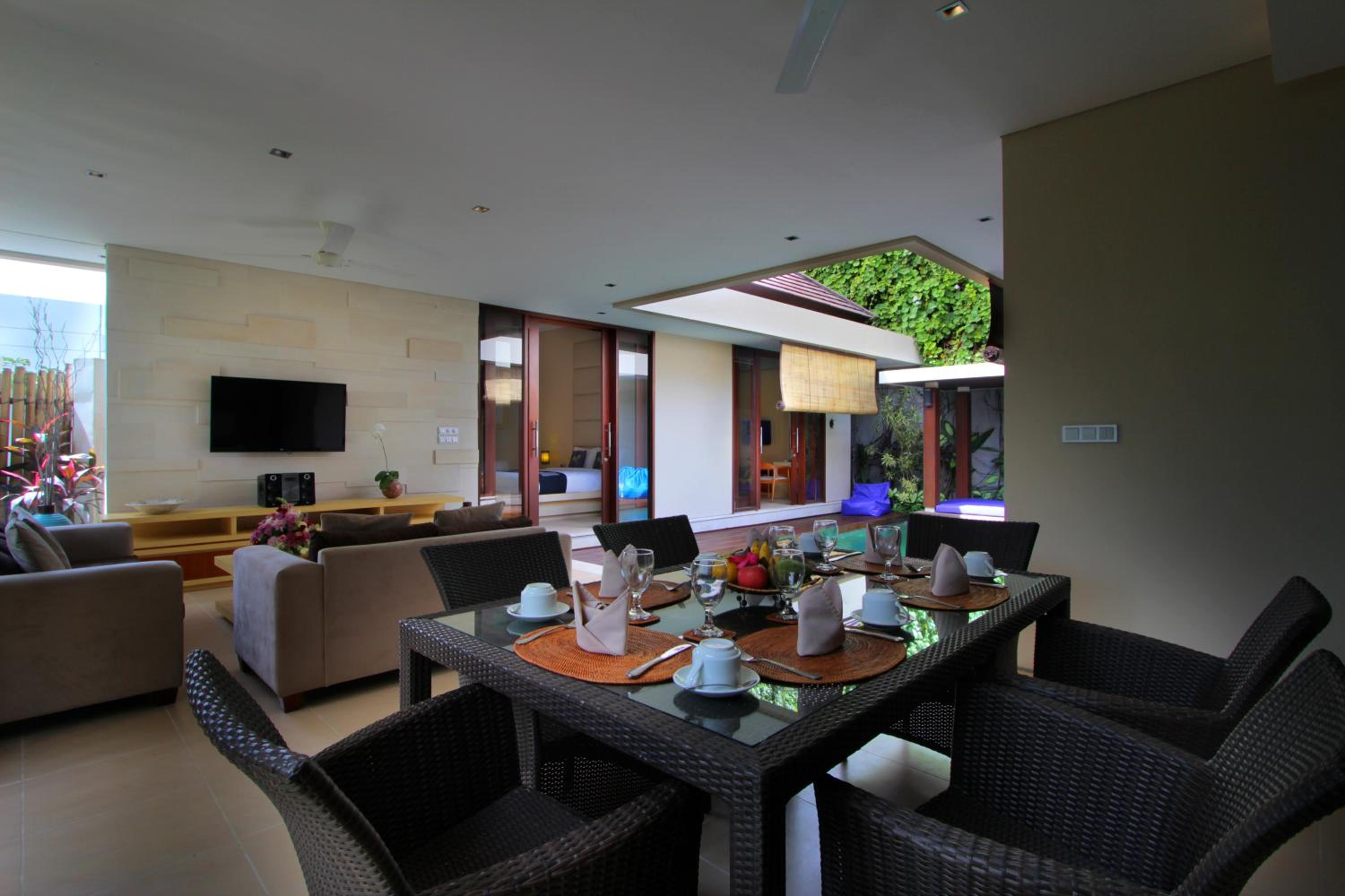 Three-Bedroom Villa - Photo 18