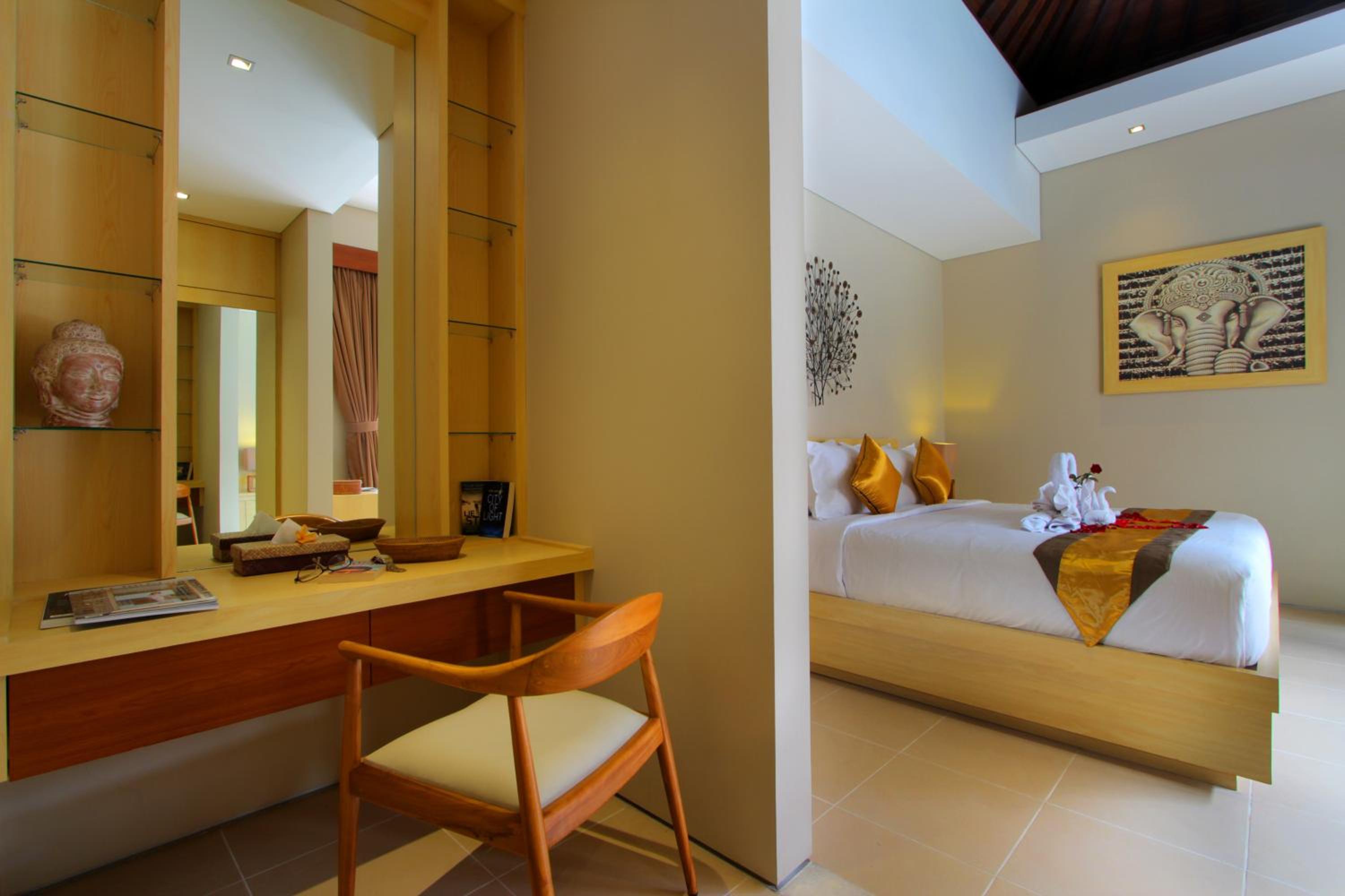 Three-Bedroom Villa - Photo 2